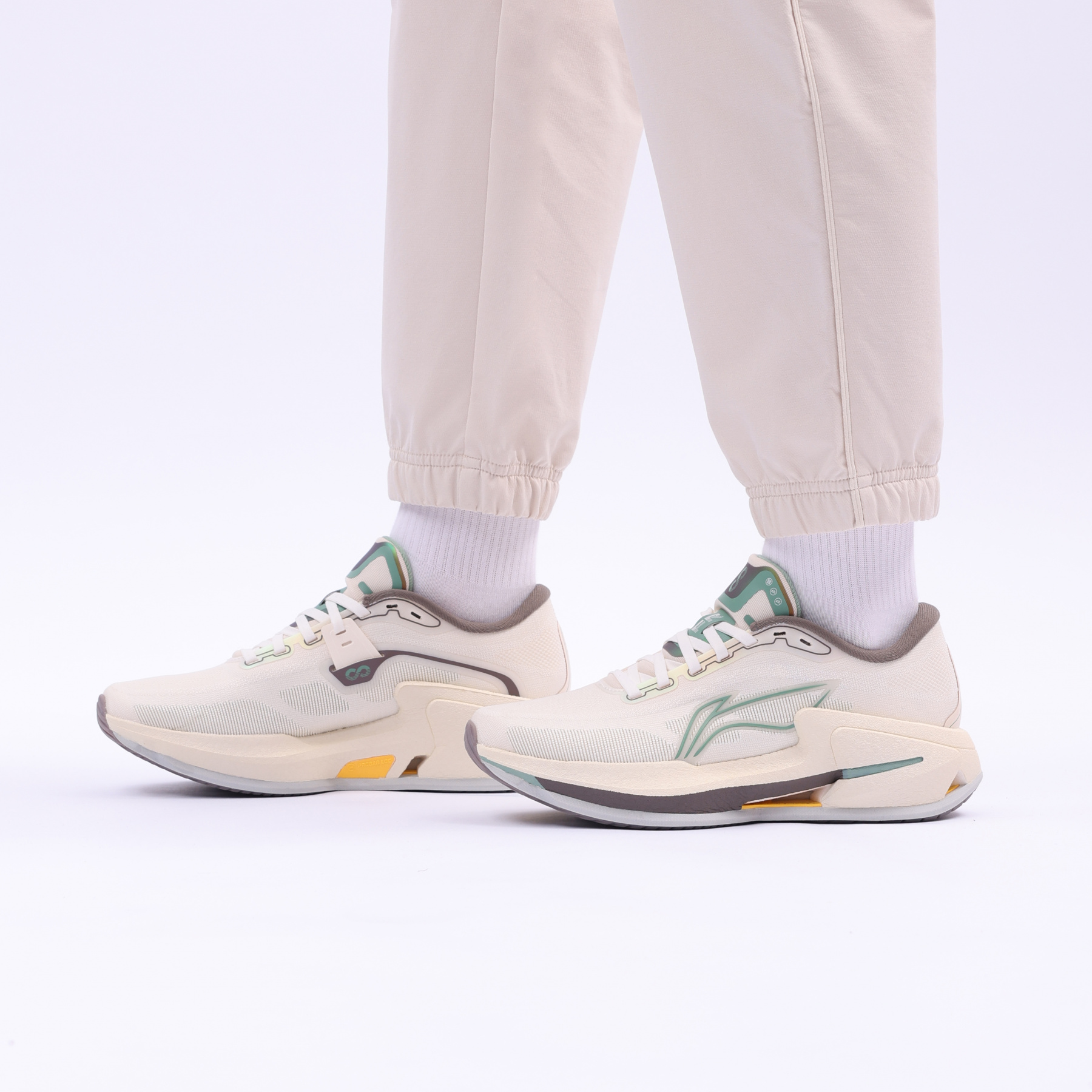 AYKU086-2 Спортивные брюки Essentials бежевые