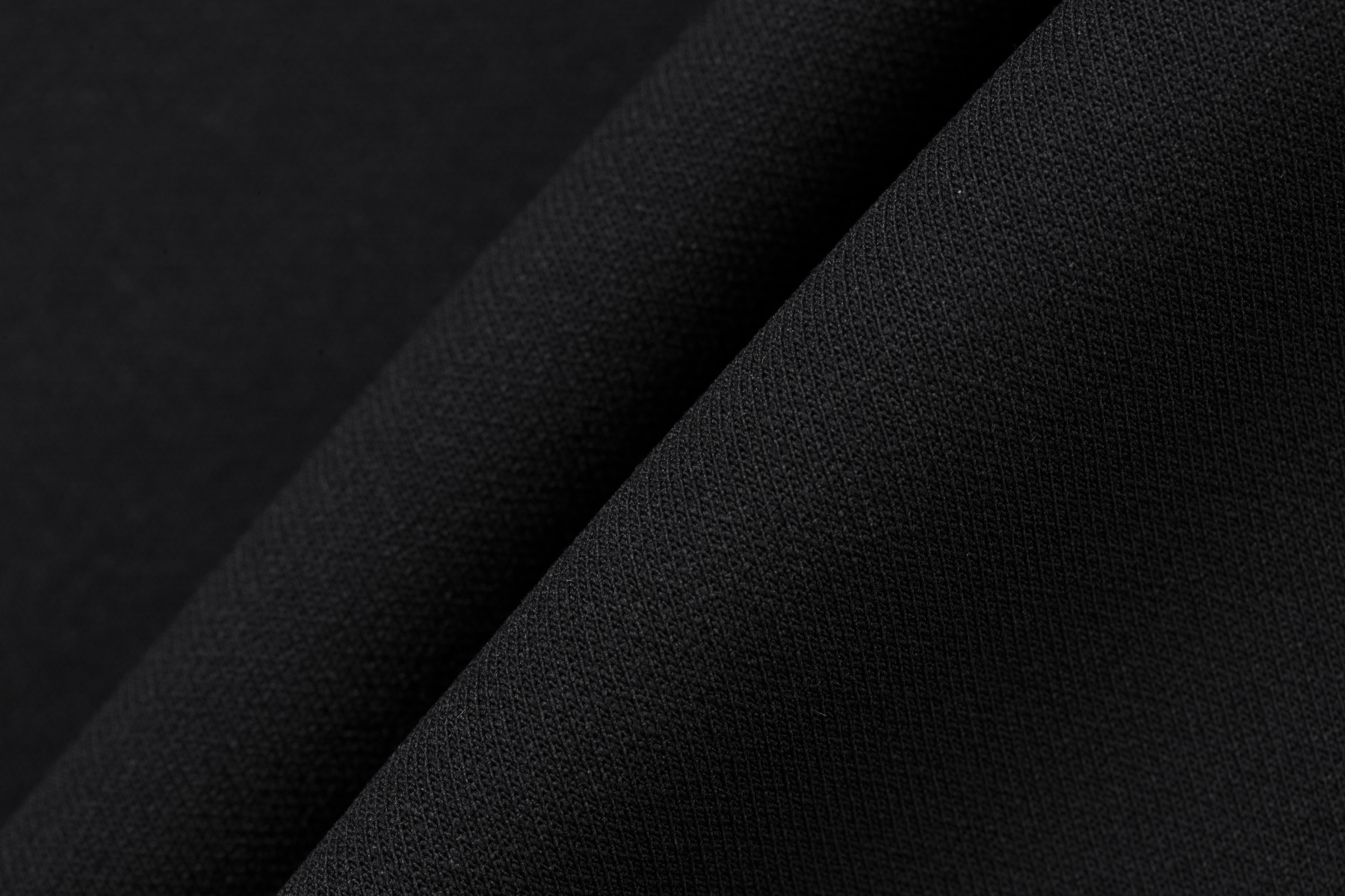 AWDV964-1 Свитшот Essentials черный