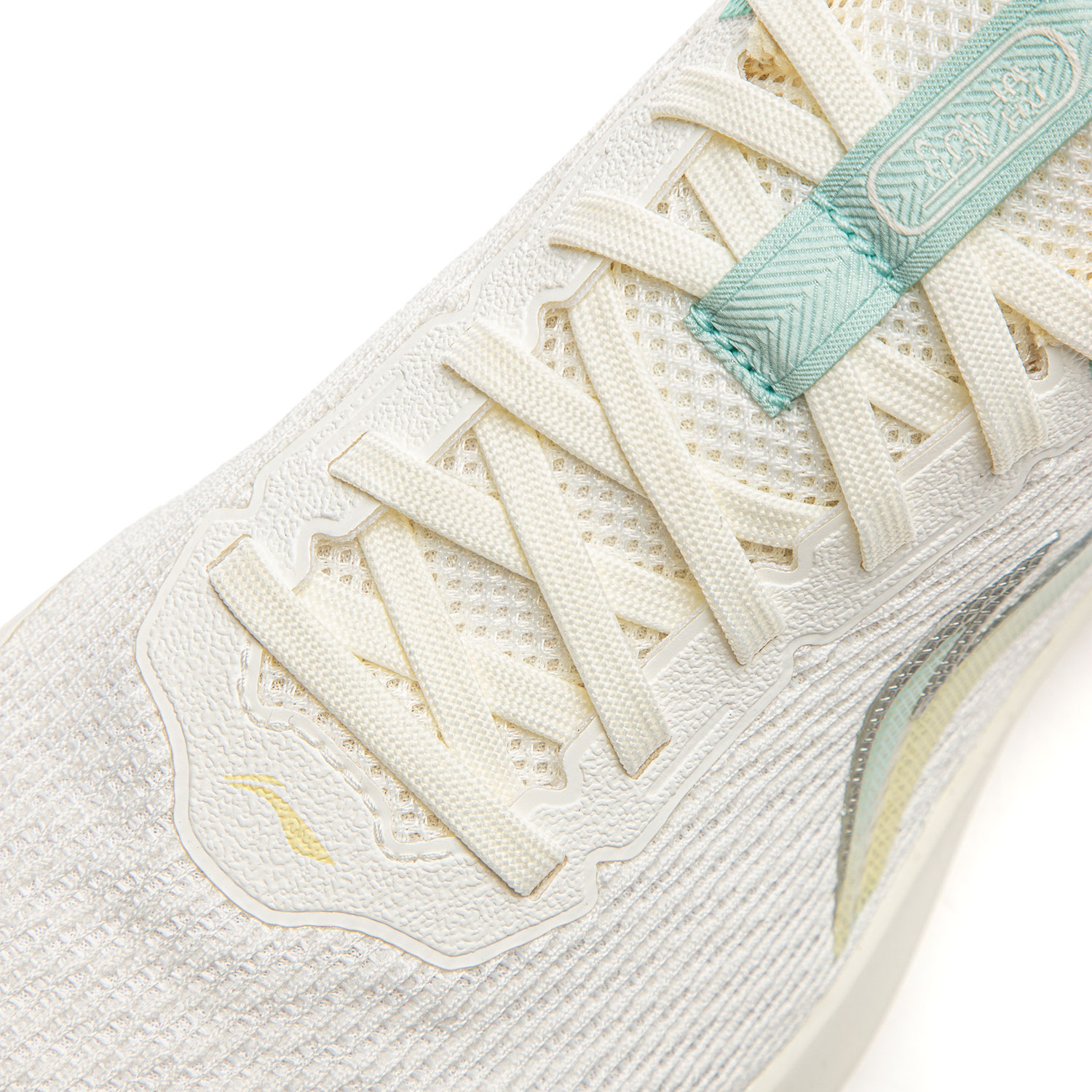 ARSV060-3 Кроссовки Light Cloud белый