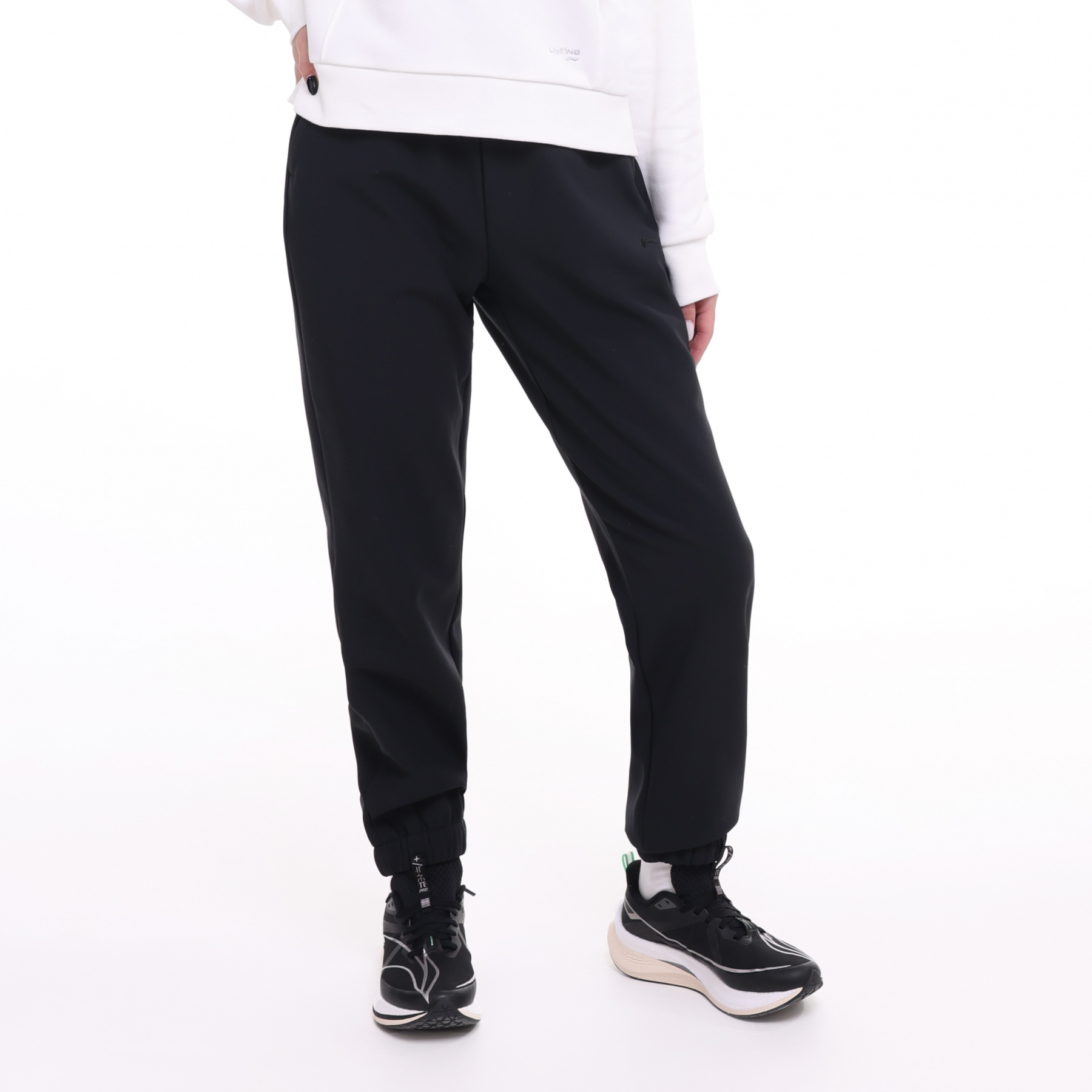 AYKU542-1 Брюки спортивные Essentials черный