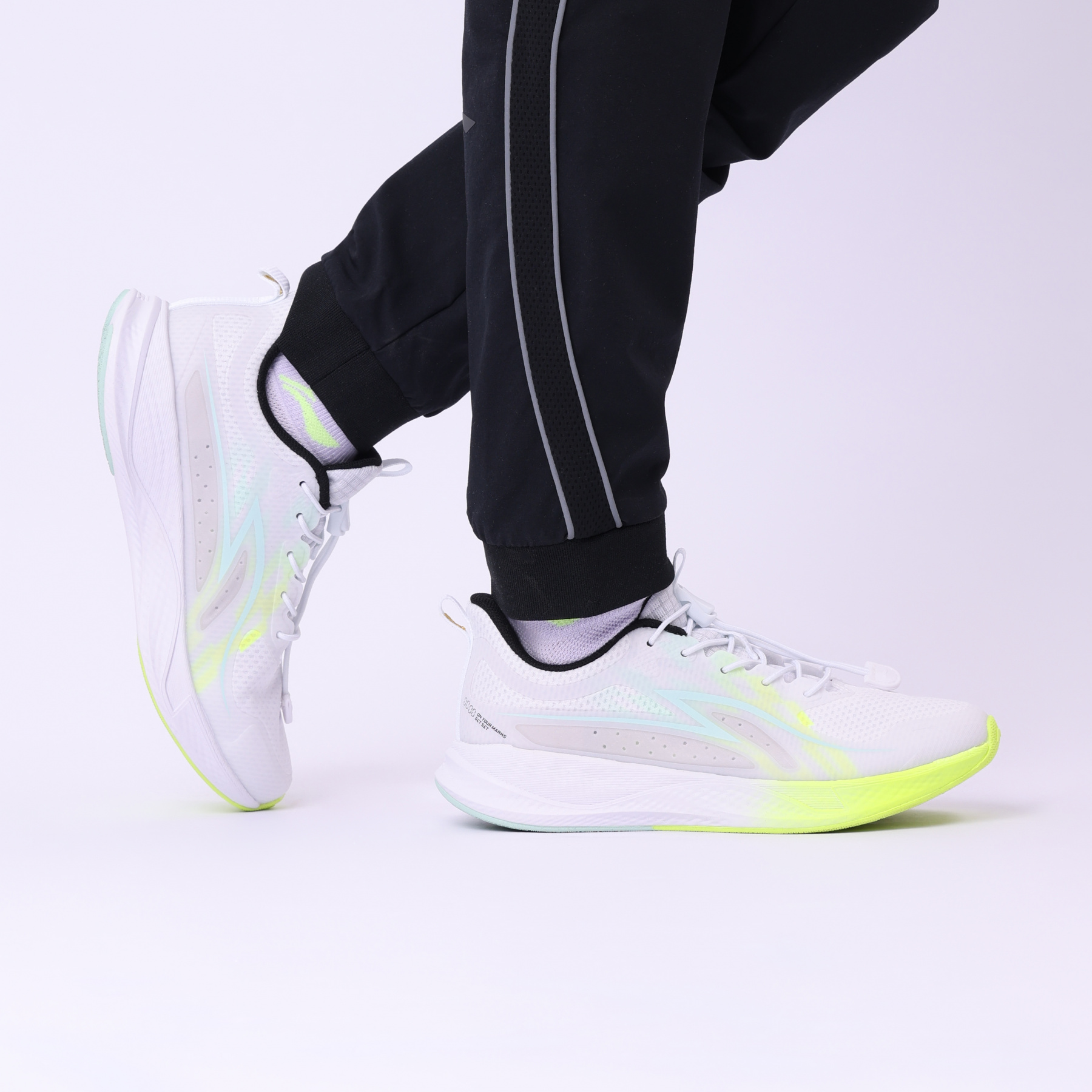 YKFU032-7 Беговые кроссовки