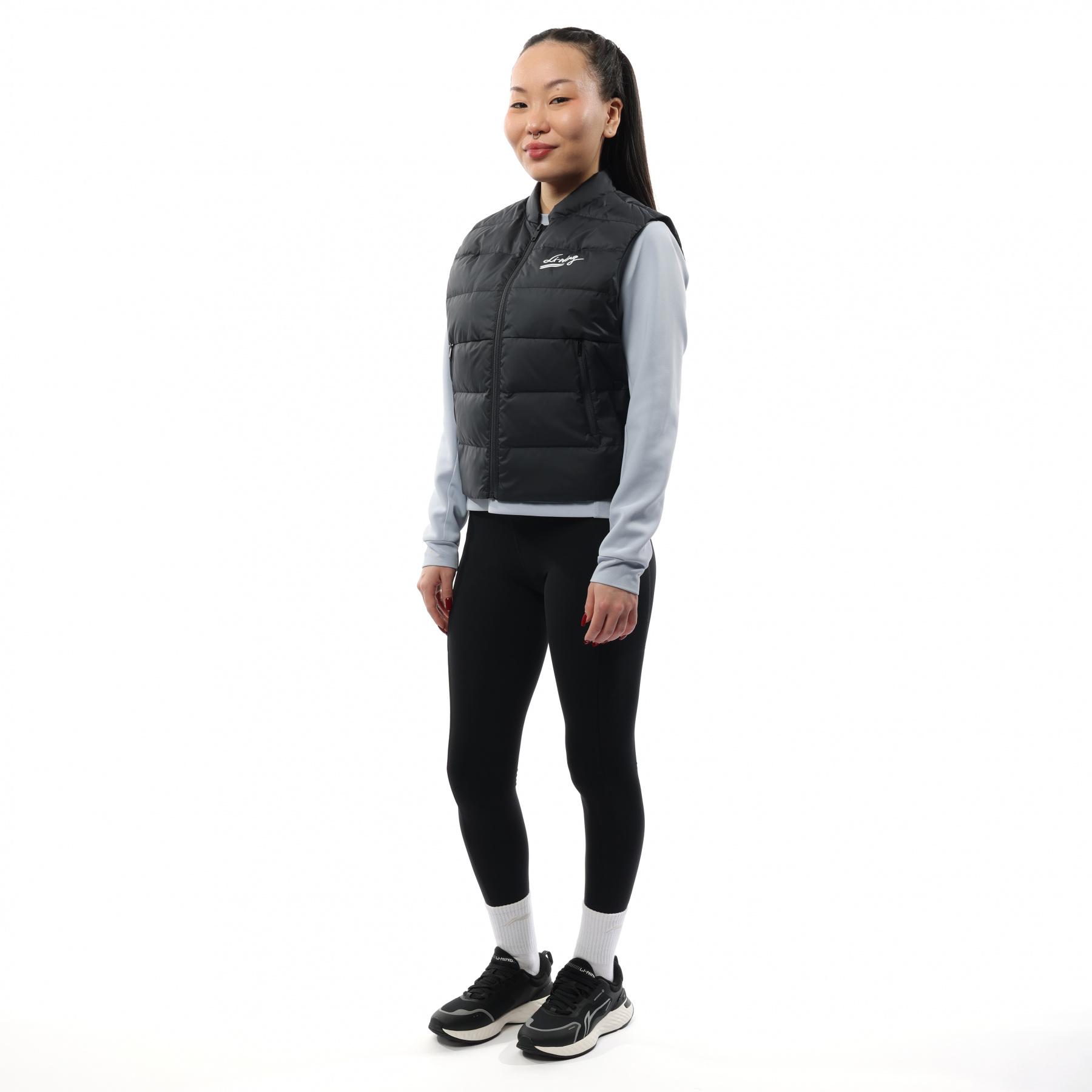 AMRV040-3 Жилет пуховый Sports Style черный