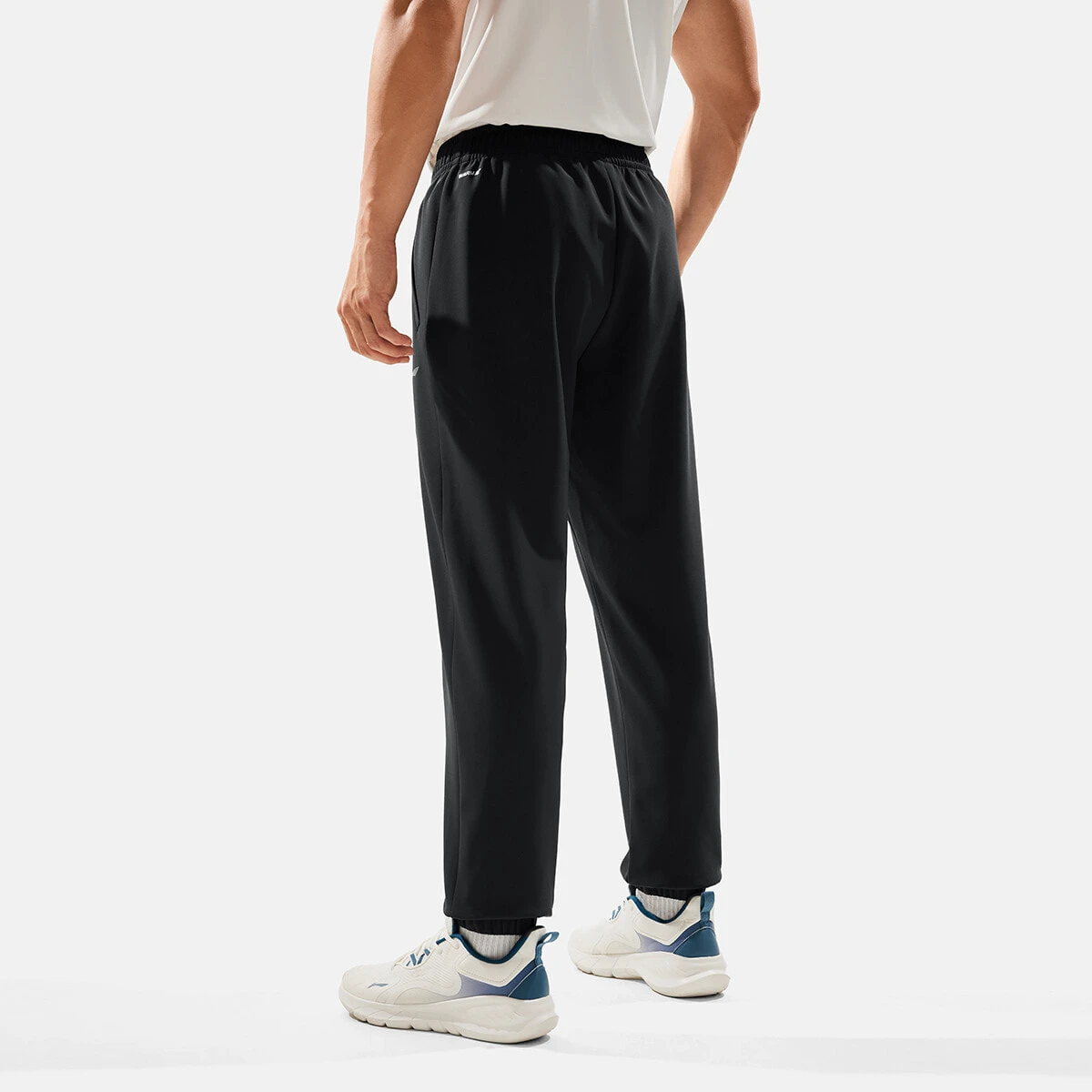 AYKU523-1 Брюки спортивные Essentials черный