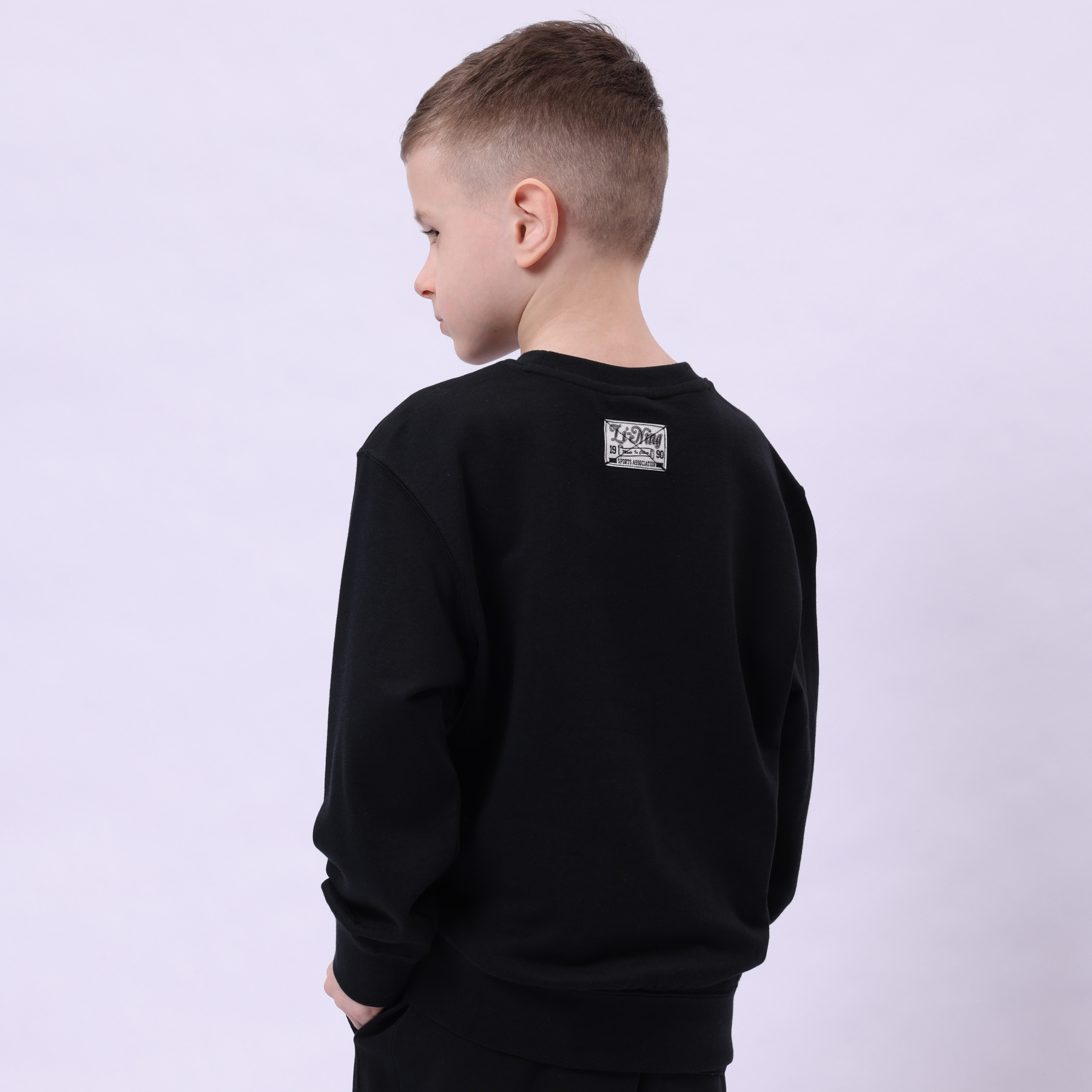 YWDU129-4 Свитшот Lifestyle черный