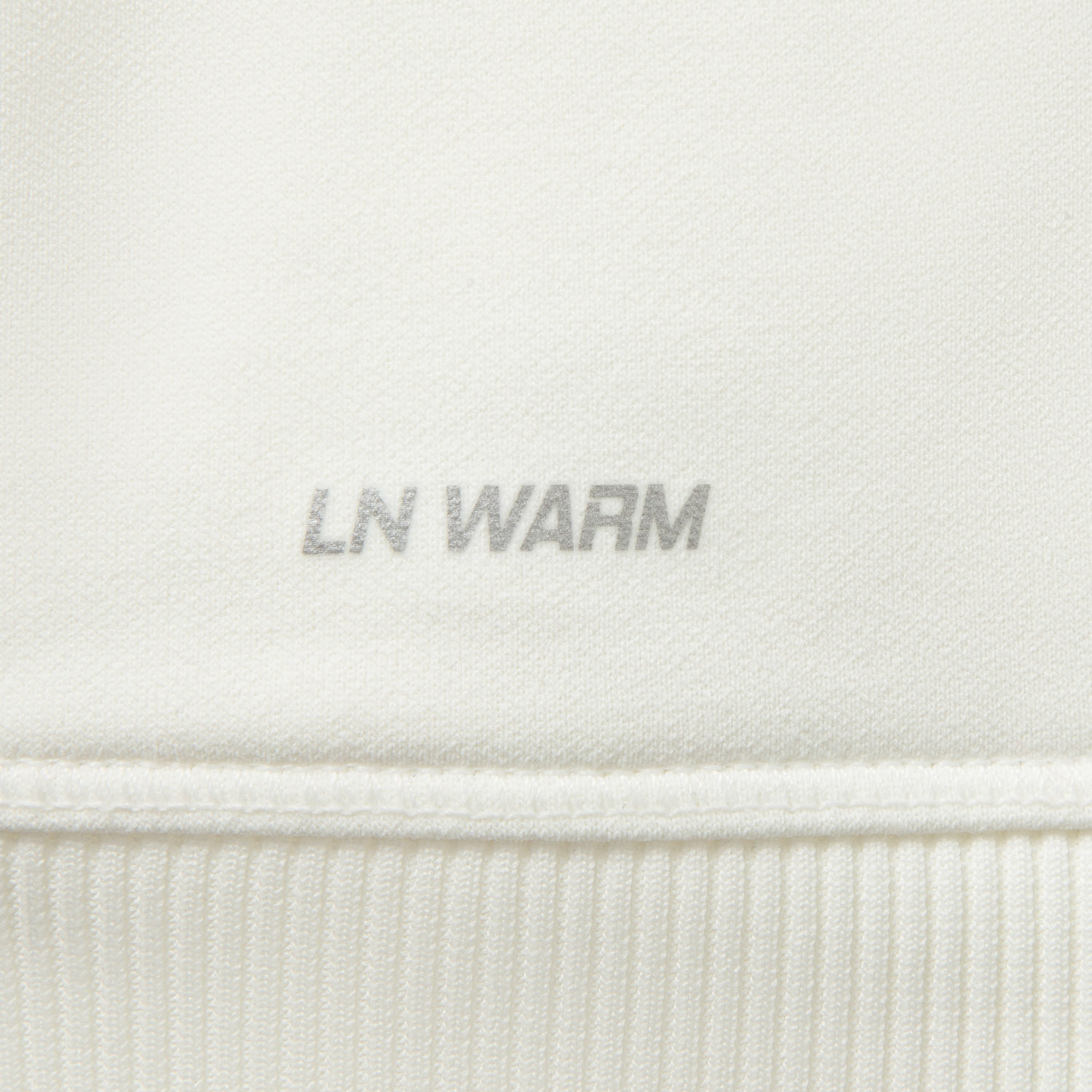 AWDV964-2 Футболка Essentials белый