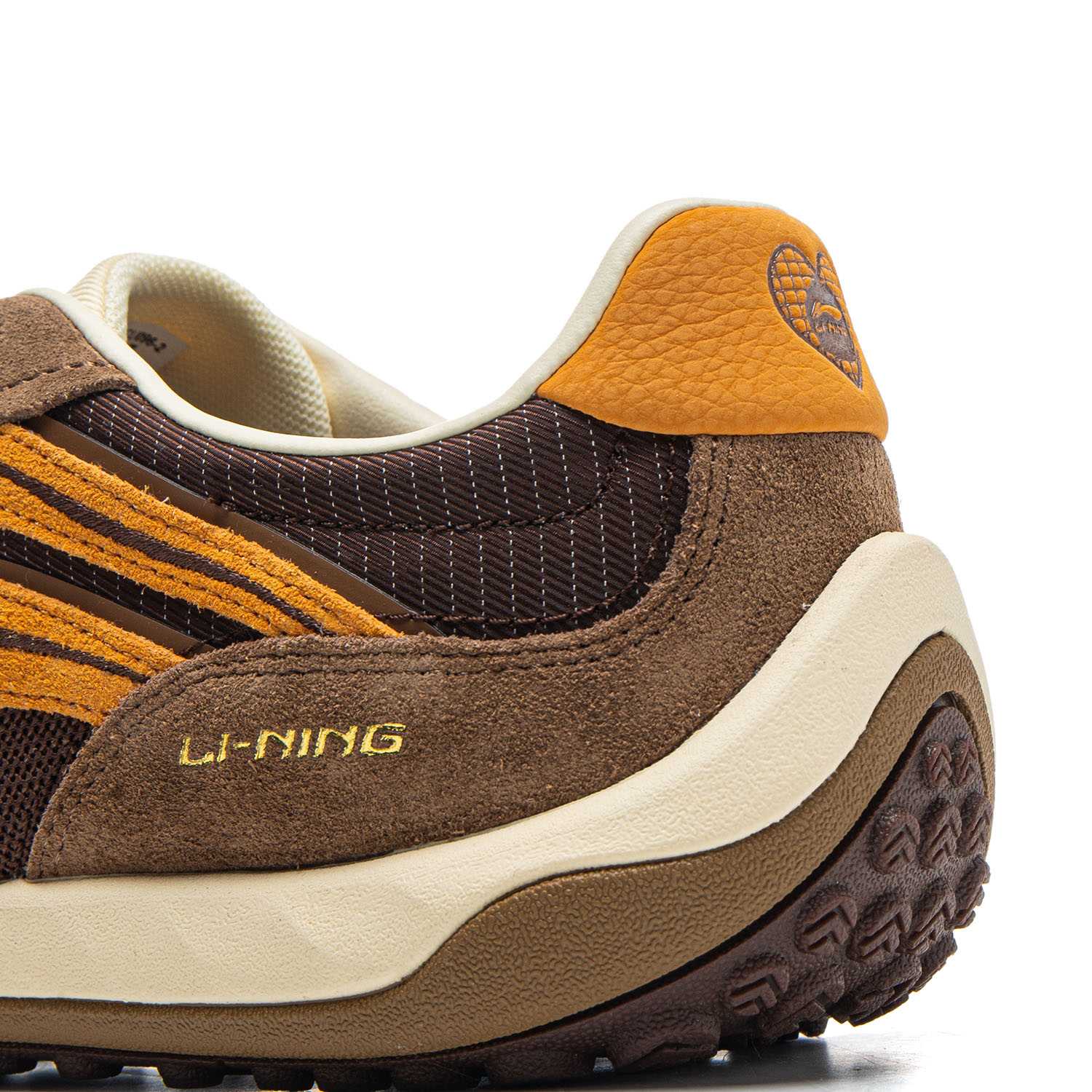 AGLV096-2 Кроссовки Flow коричневый