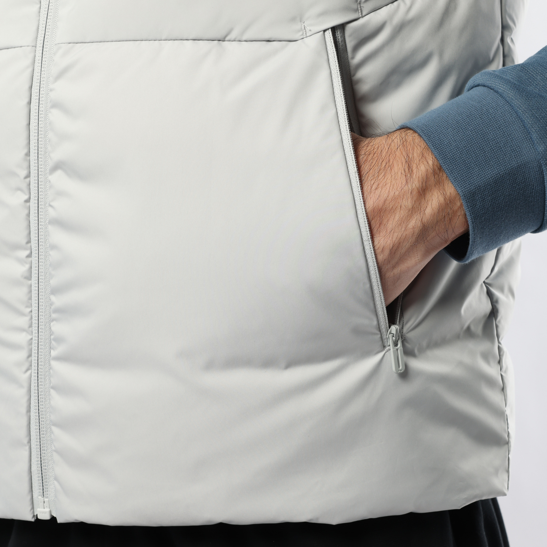 AMRV089-1 Жилет пуховый Essentials серый