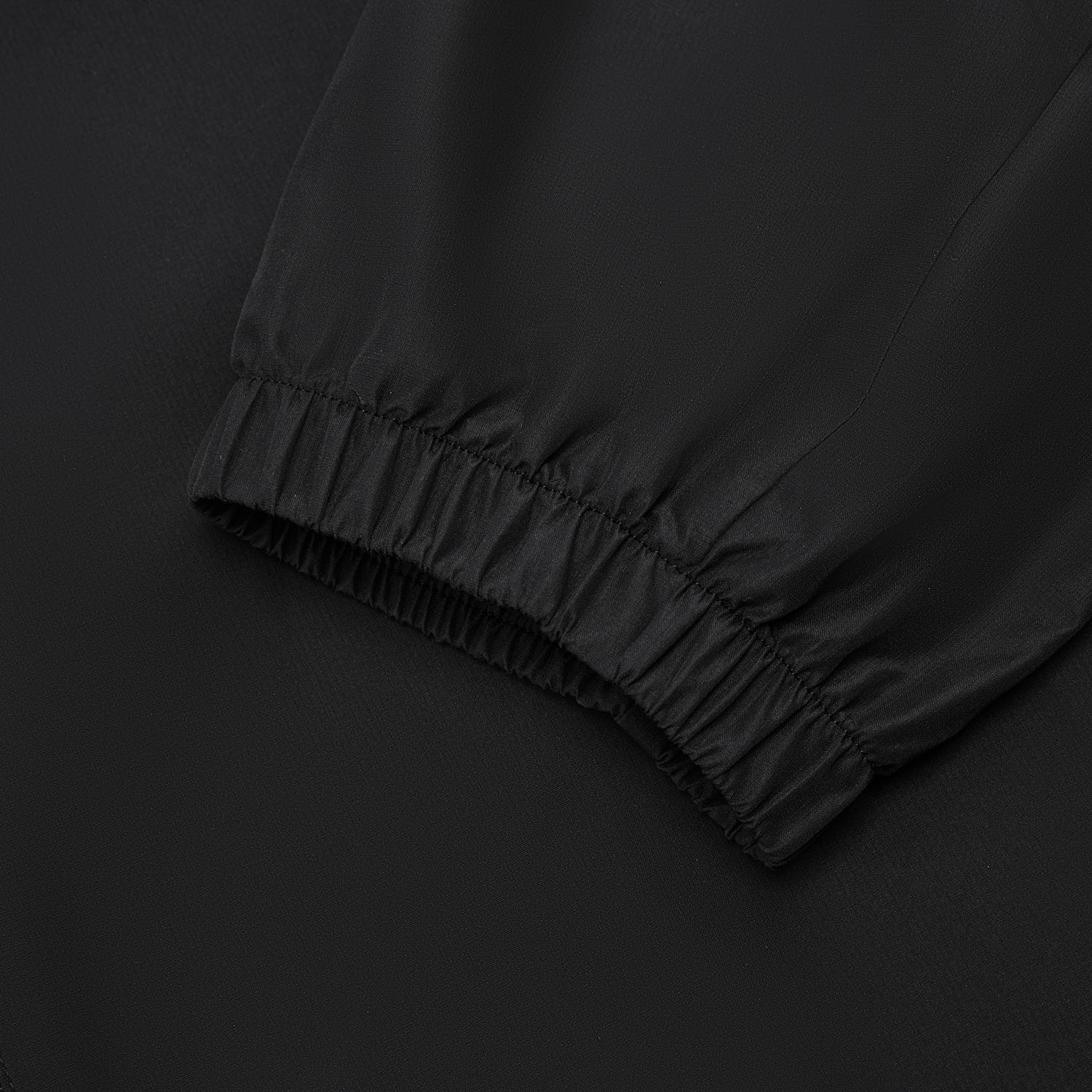 AFDW079-3 Ветровка Essentials черный