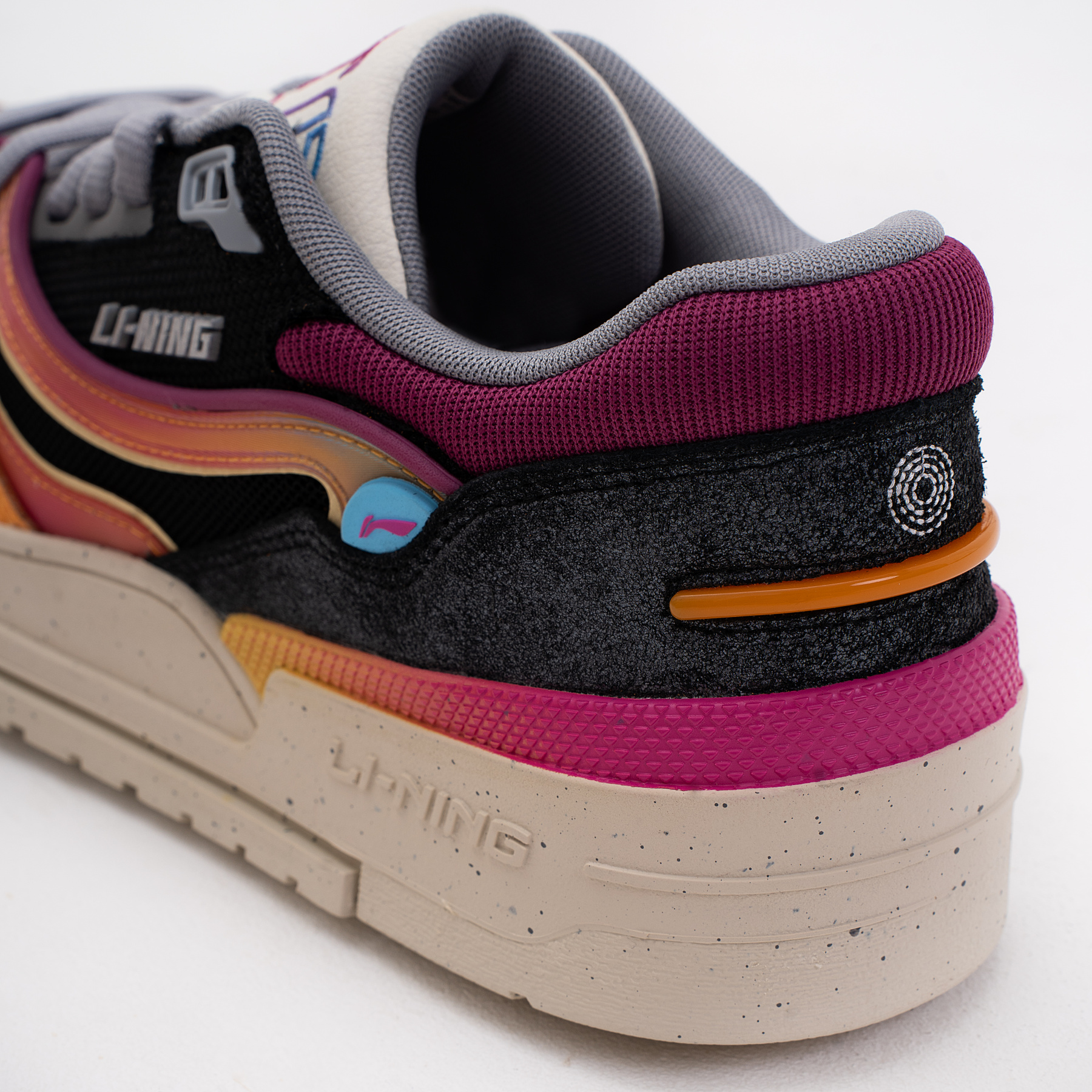 AGCU053-3 Кроссовки 001 BTC