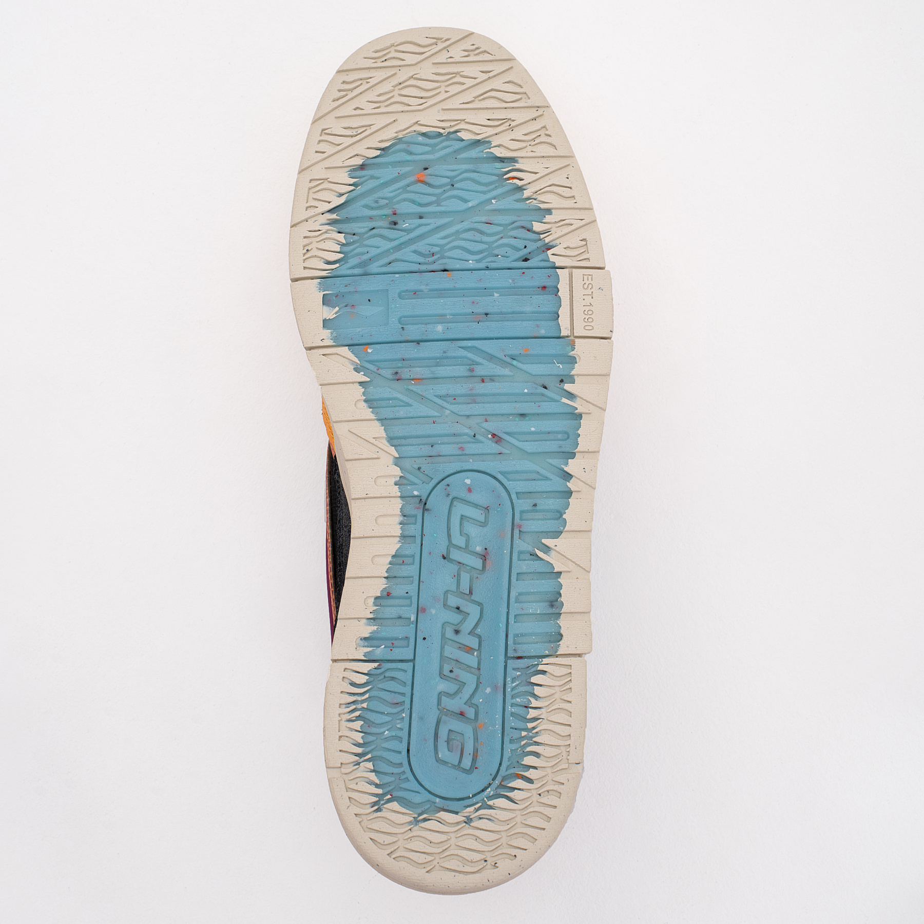 AGCU053-3 Кроссовки 001 BTC