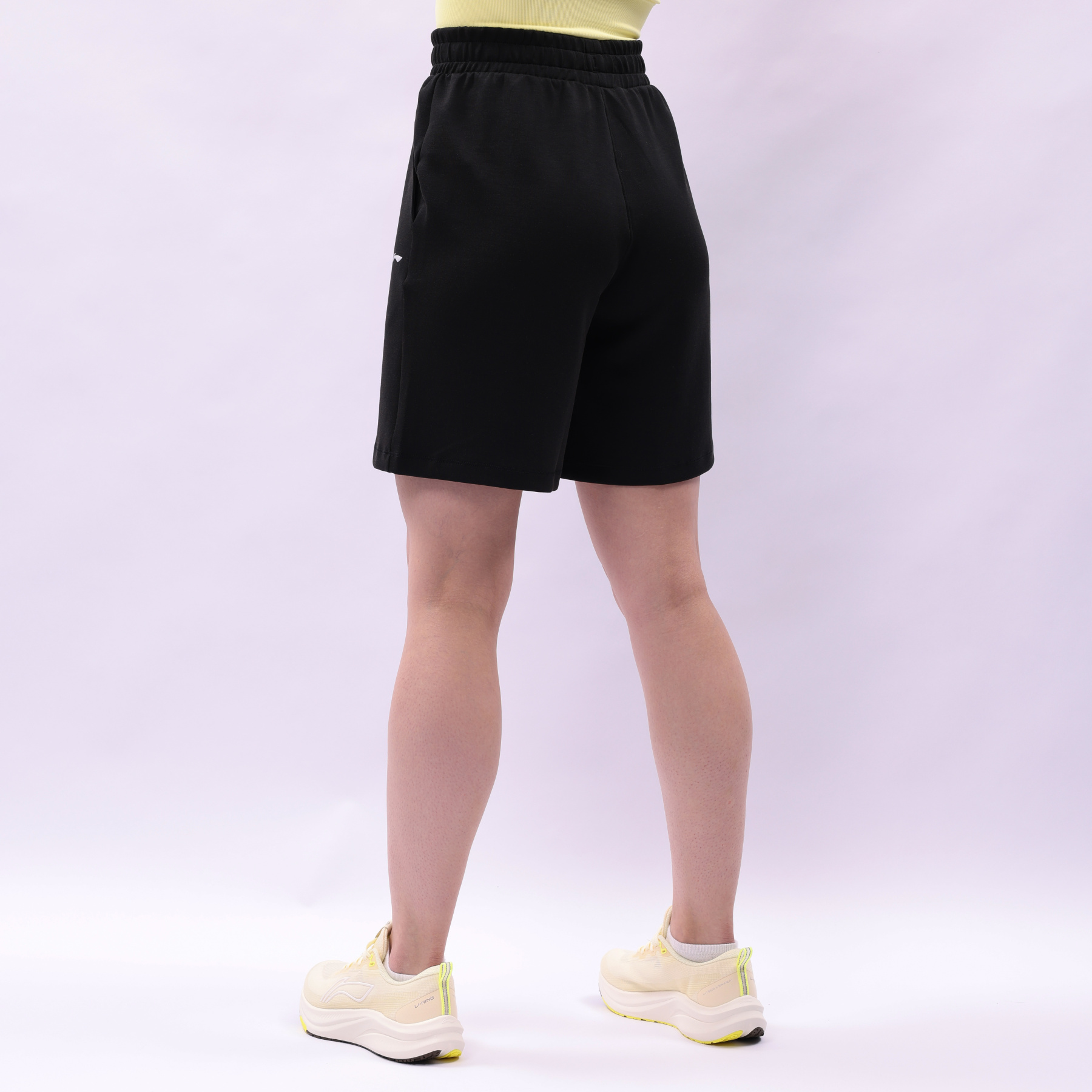 AKSV124-1 Шорты Workout черный