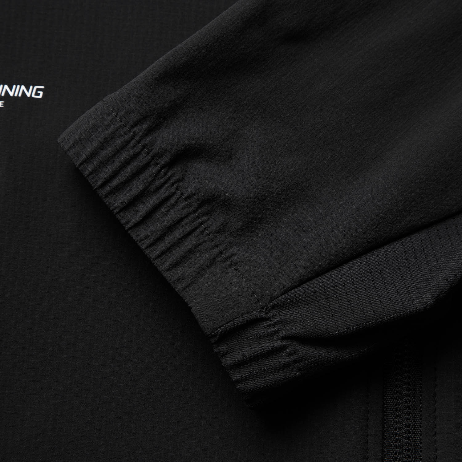 AFDVA85-1 Ветровка Active черный