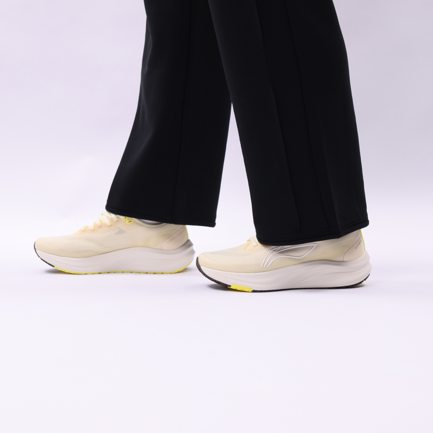 AKLV304-1 Брюки спортивные Workout черный