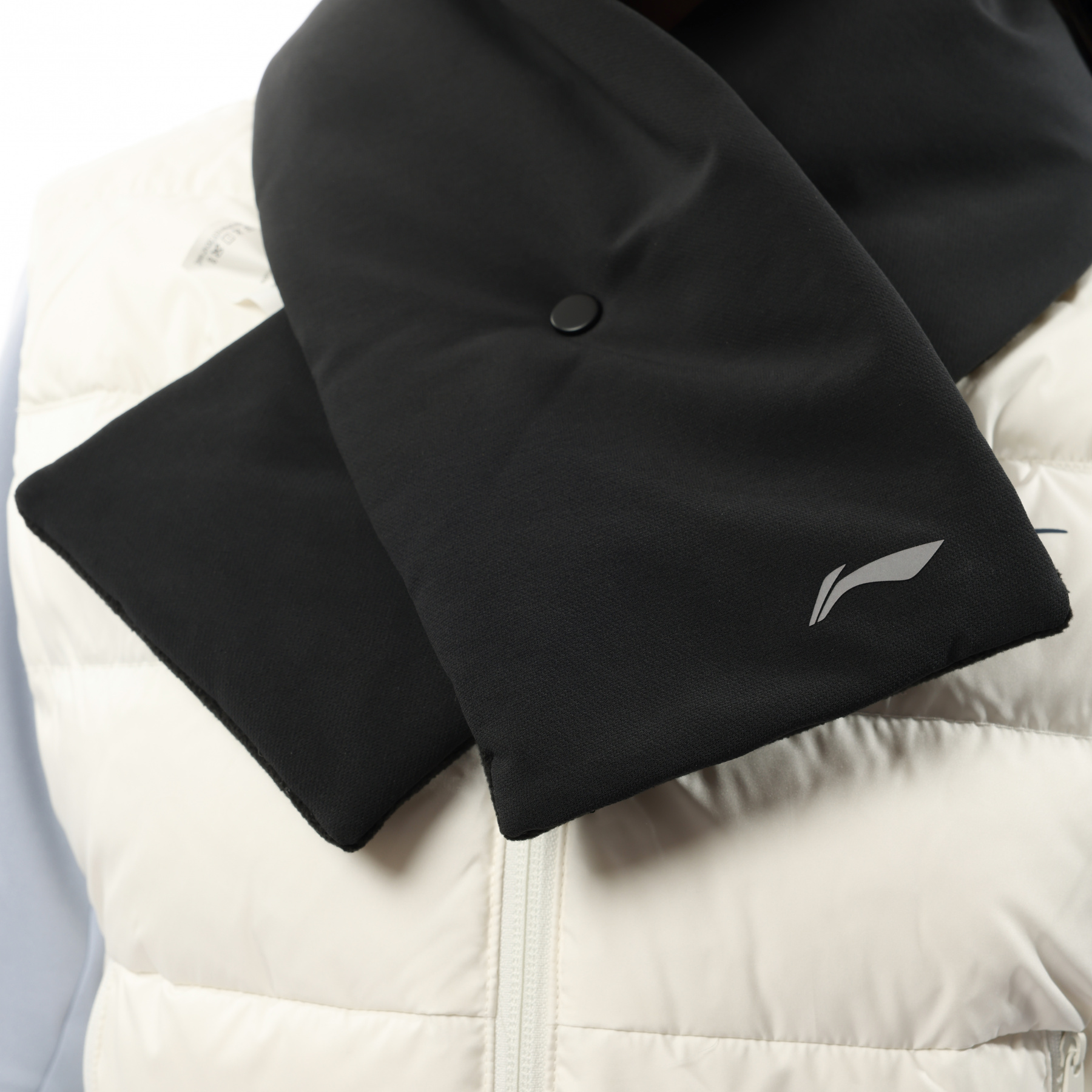 AWJU013-1 Шарф черный