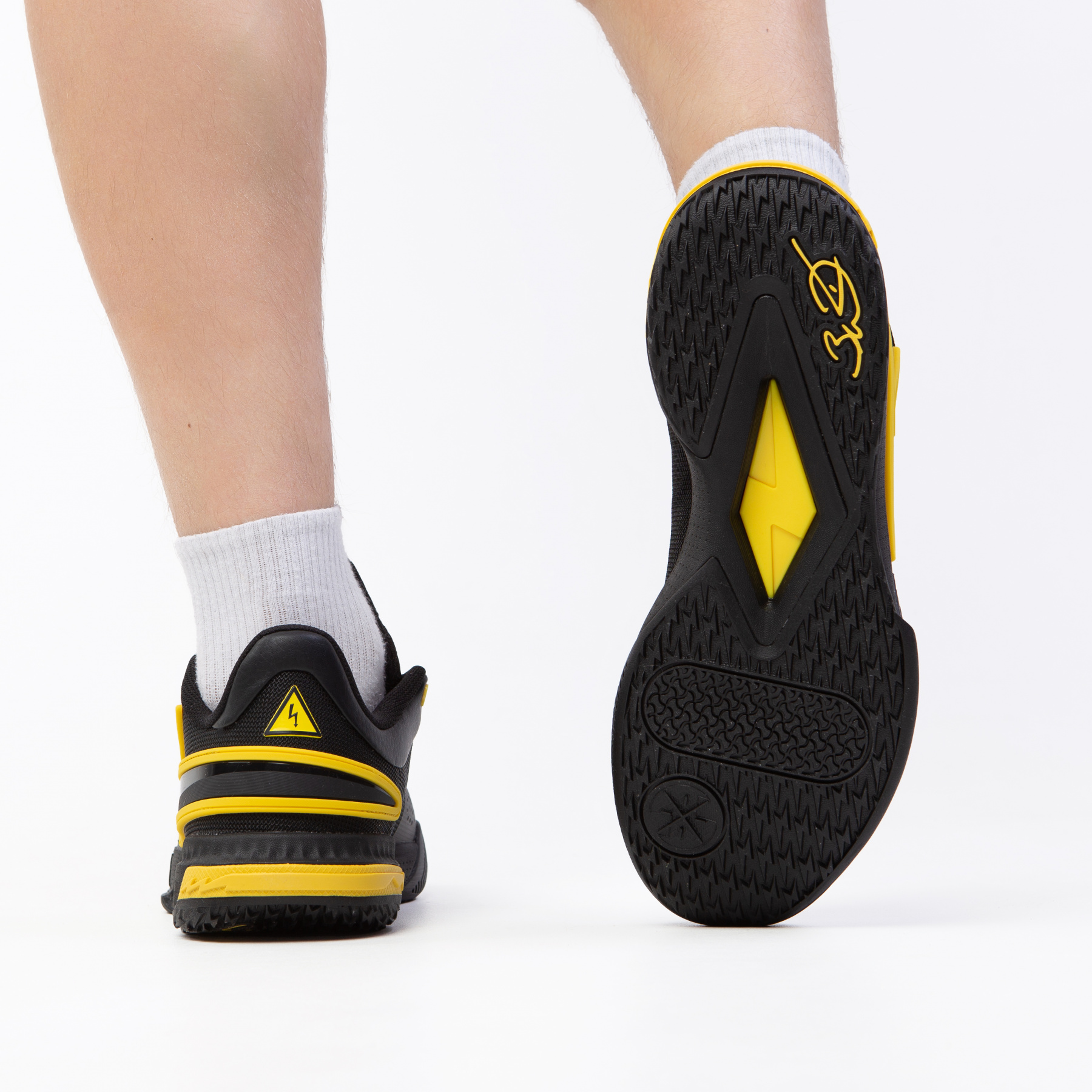 ABPU027-2 Баскетбольные кроссовки Wade Flash черные