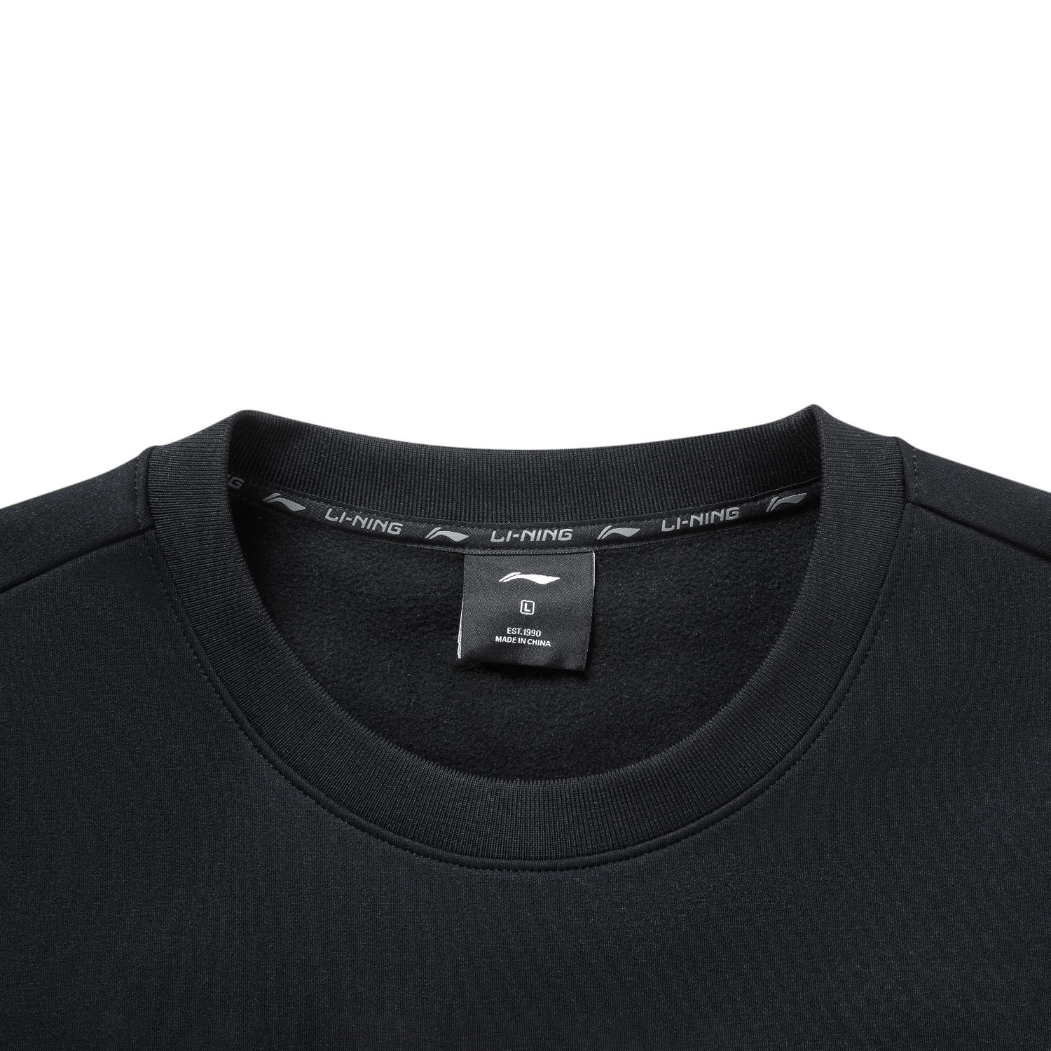 AWDV973-4 Свитшот Essentials черный