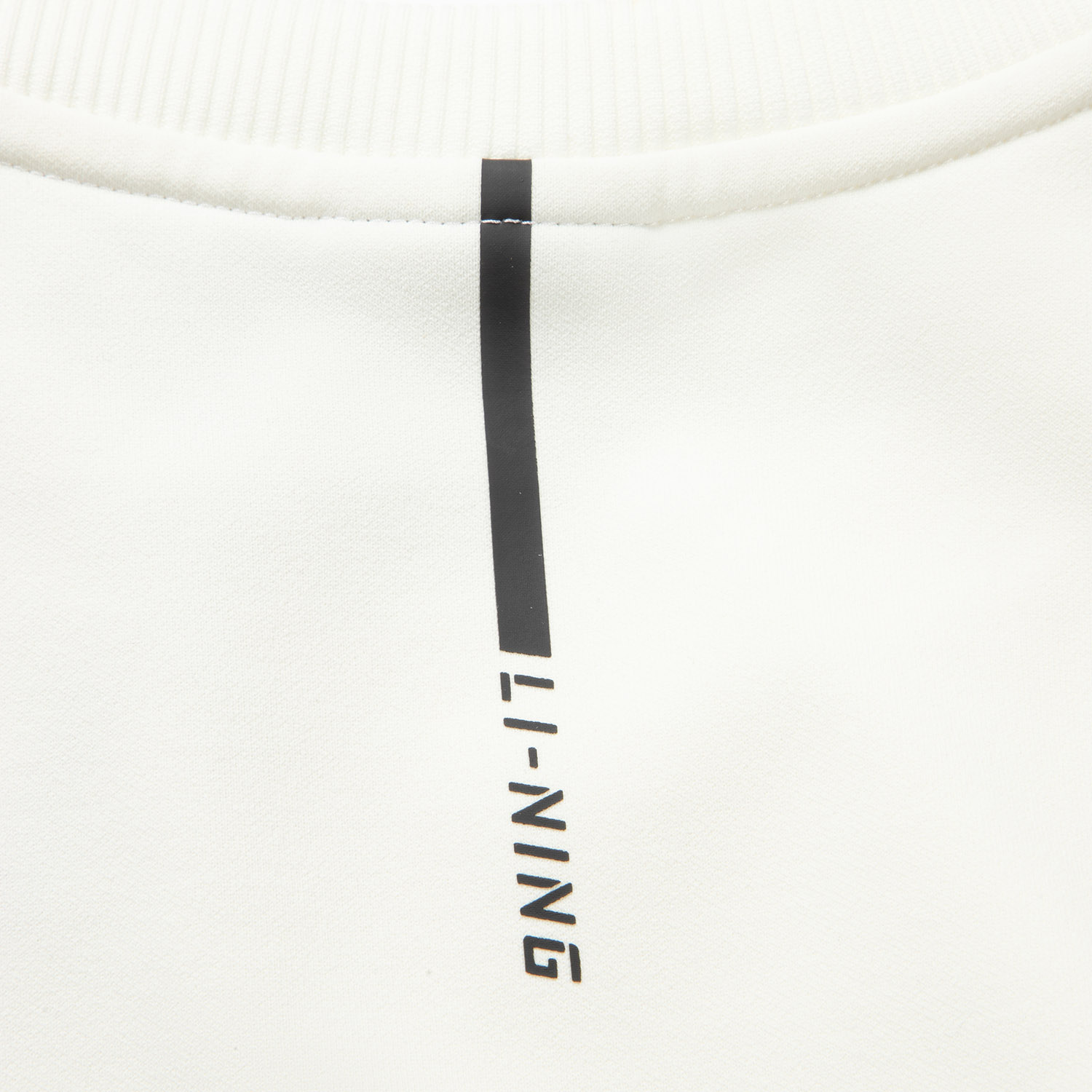 AWDV964-2 Футболка Essentials белый