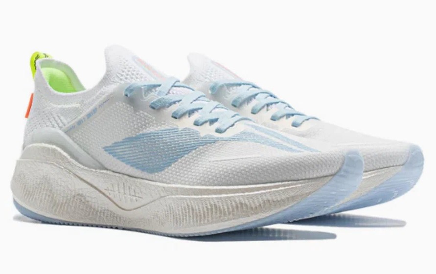 ARHU002-1 Беговые кроссовки Yueying 3 Pro белые