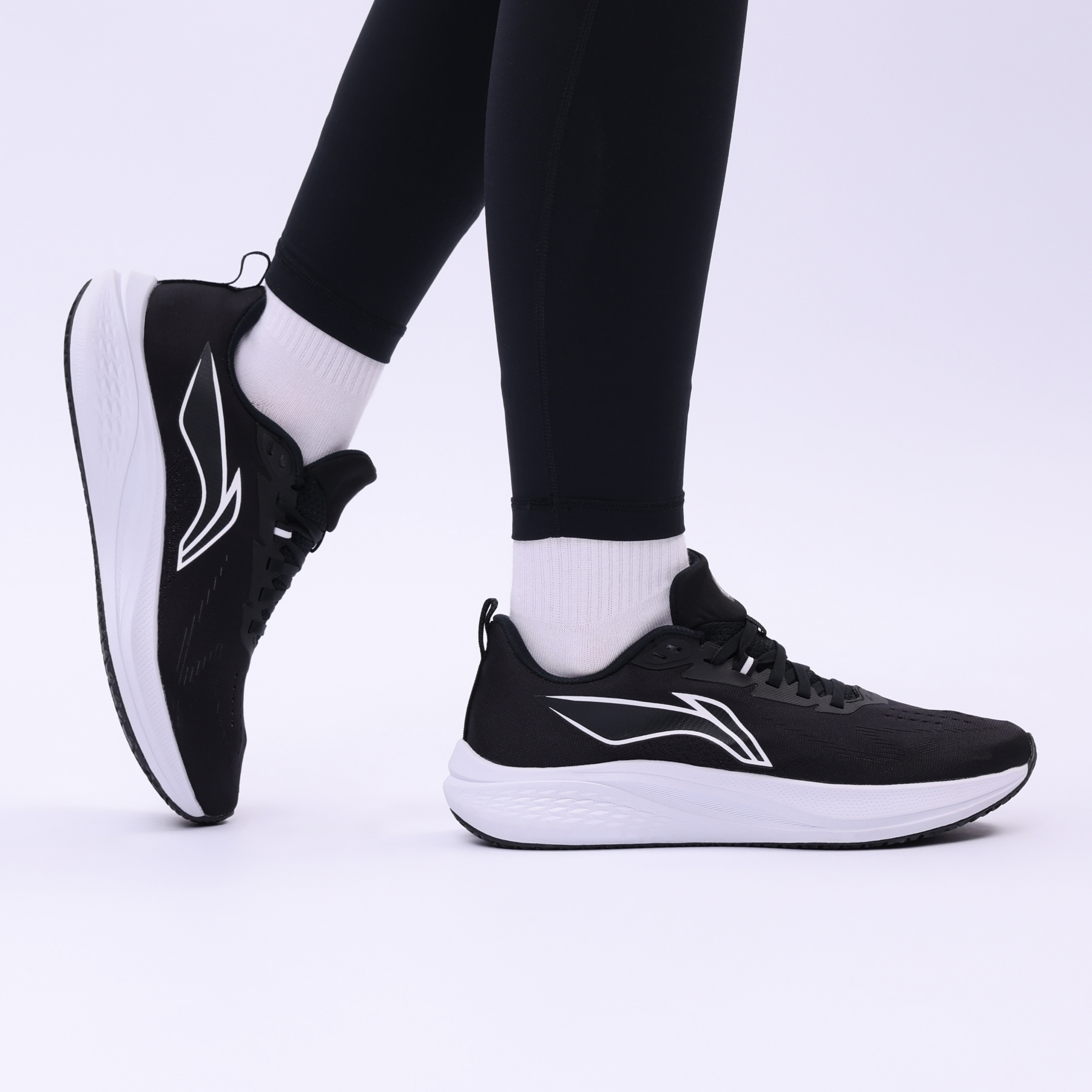 ARPU003-1 Беговые кроссовки Red Hare 7