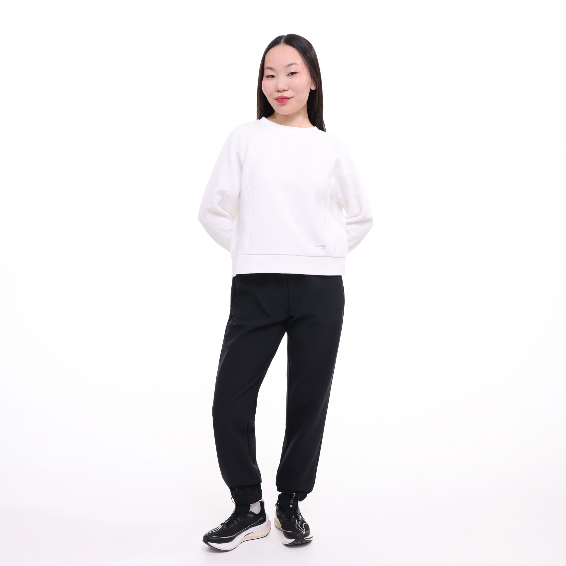 AYKU542-1 Брюки спортивные Essentials черный