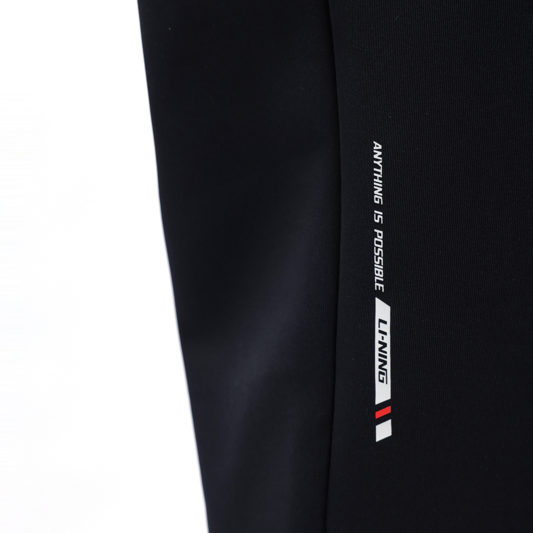 AKYW083-2 Брюки джоггеры Essentials черный