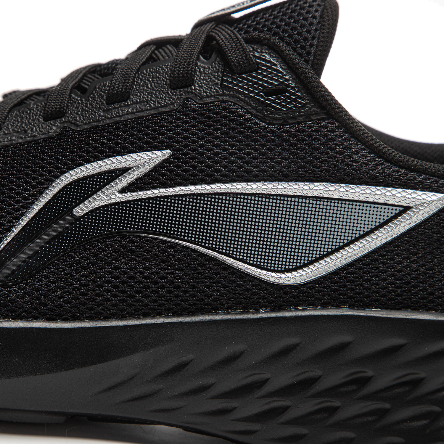 ARSV059-3 Кроссовки Light Cloud черный