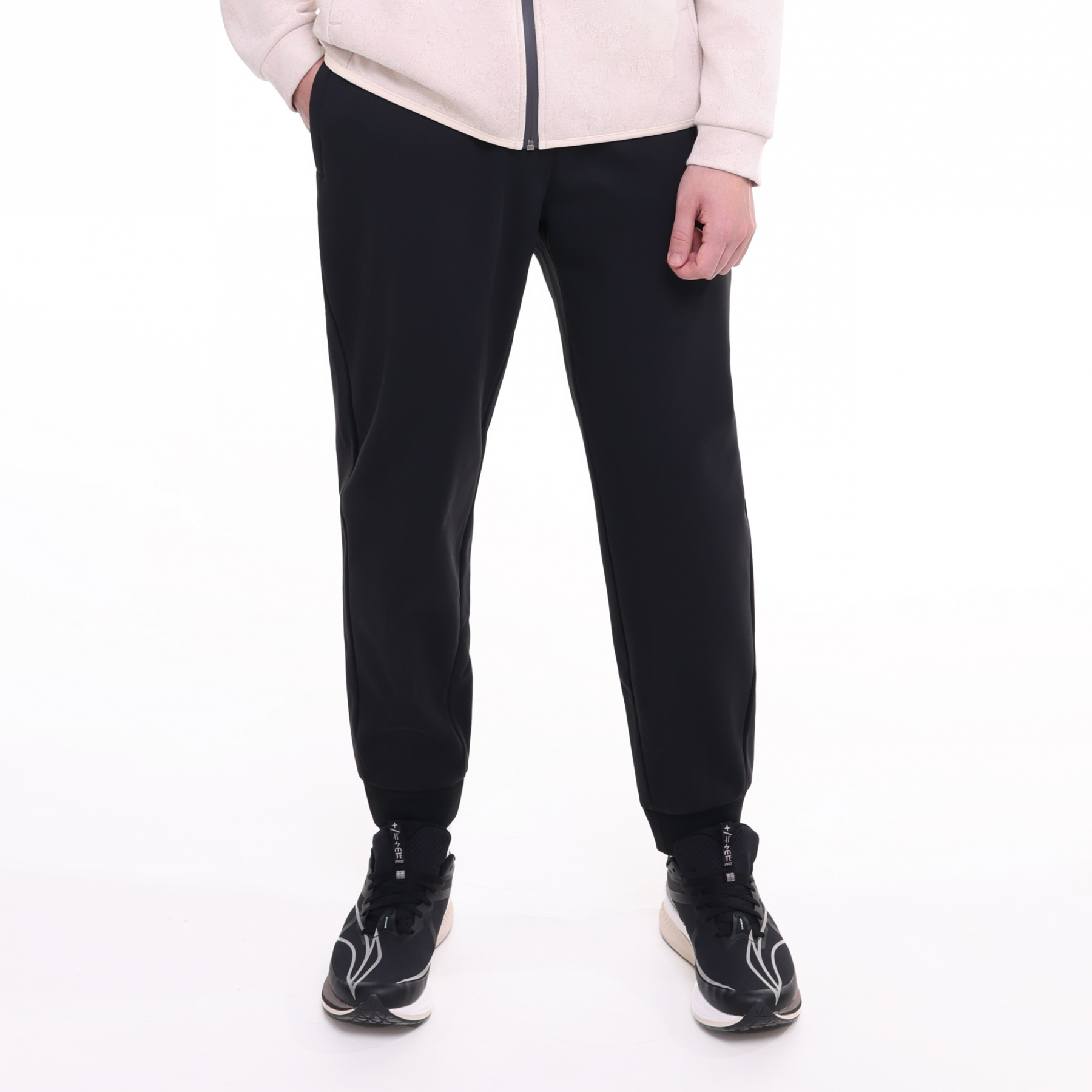 AKLU557-1 Брюки спортивные Essentials черный