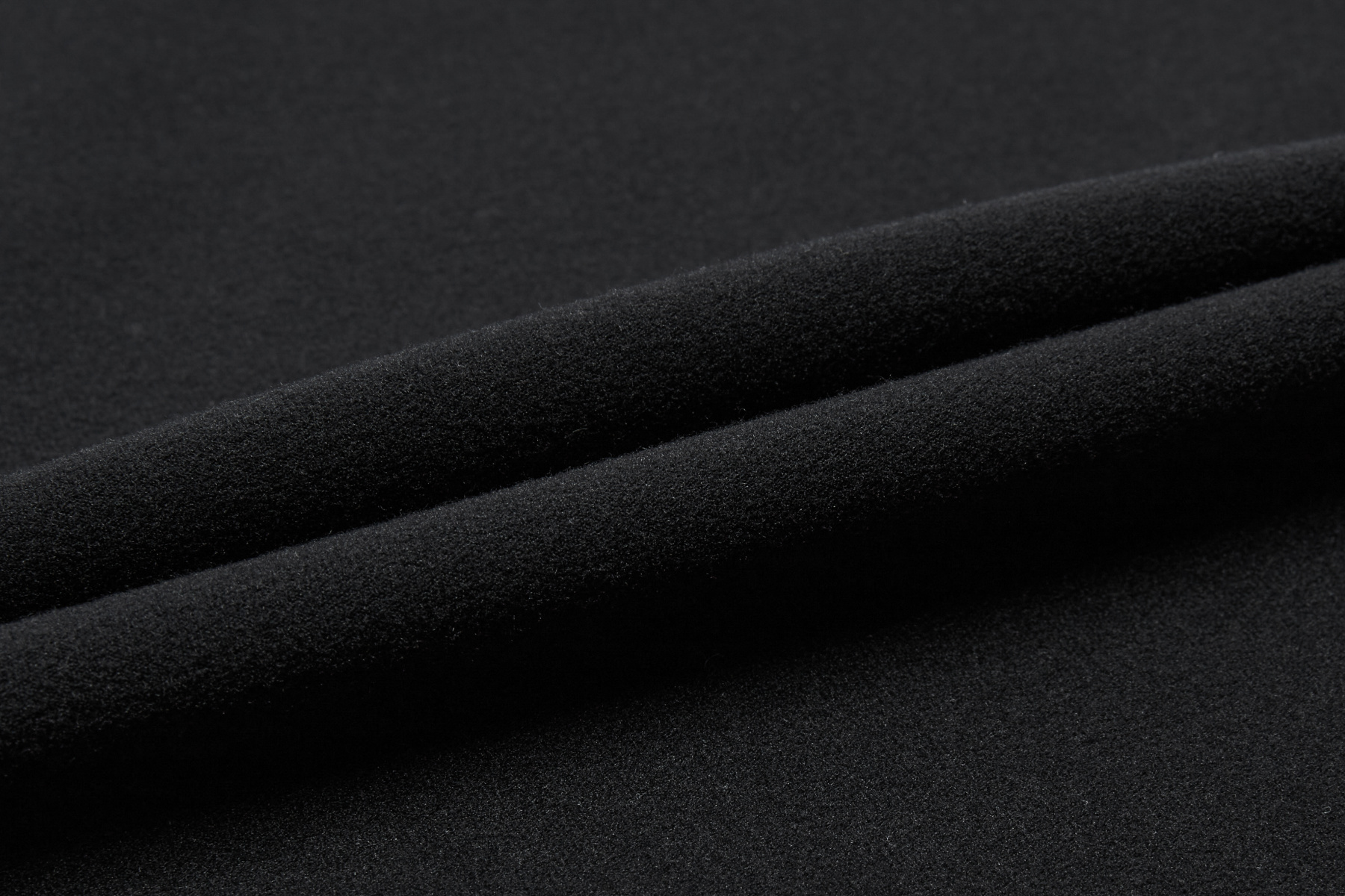 AKYW003-2 Брюки джоггеры Essentials черный