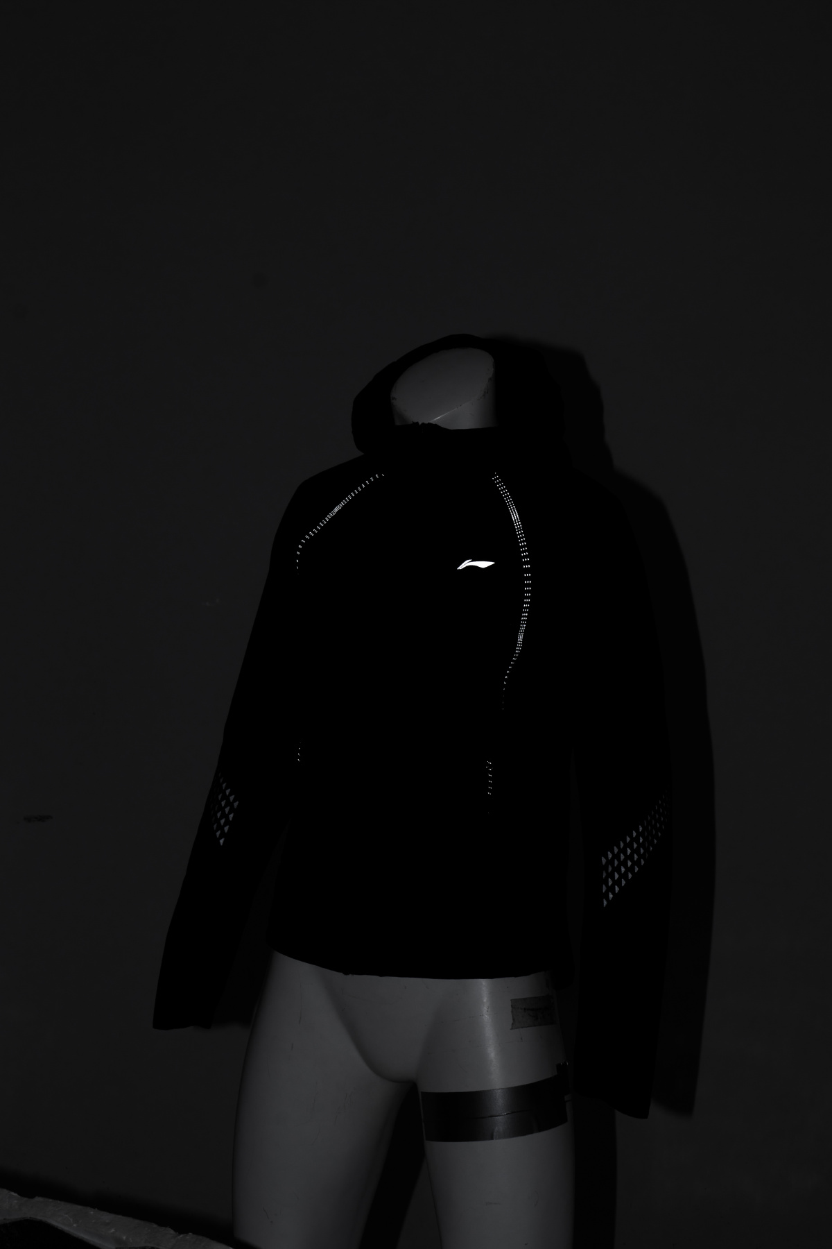 AFMT010-1 Ветровка Professional Running черная