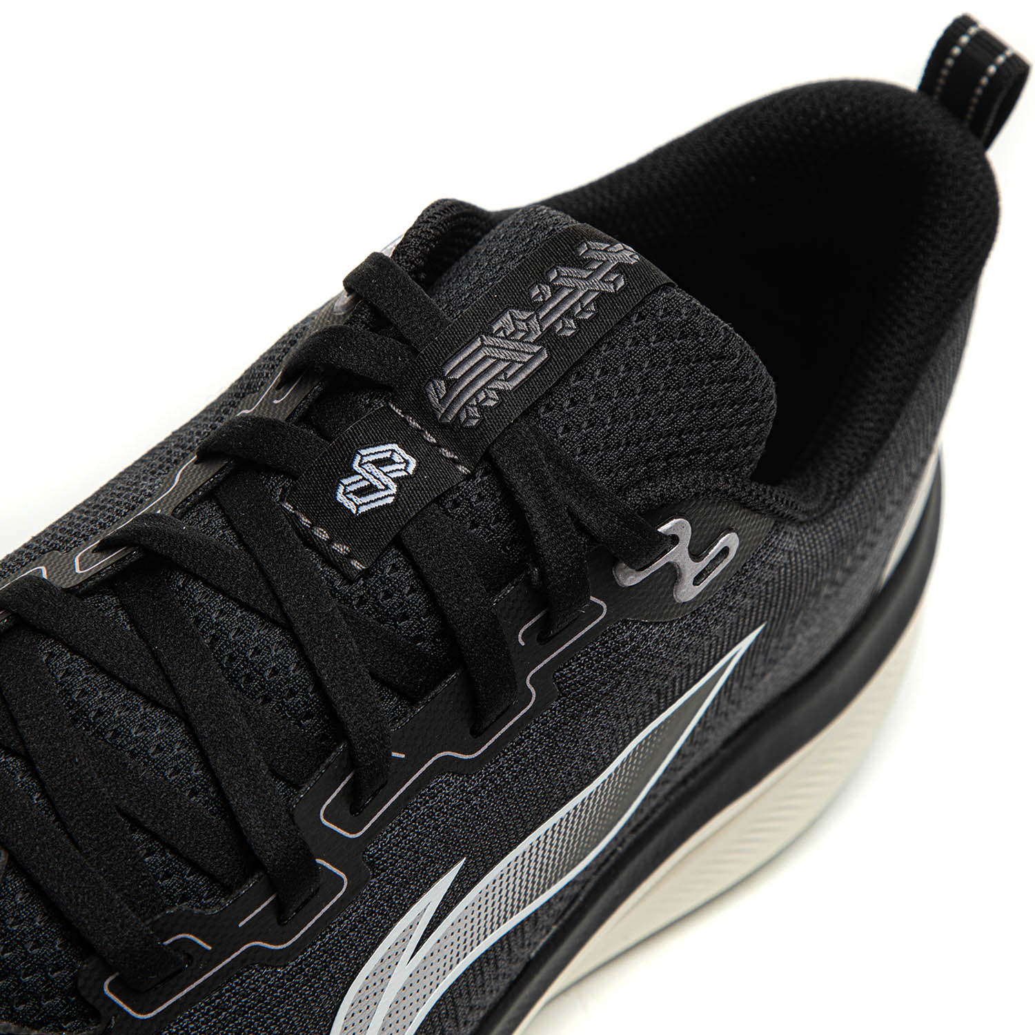 ARPV013-3 Кроссовки беговые Red Hare 8 черный