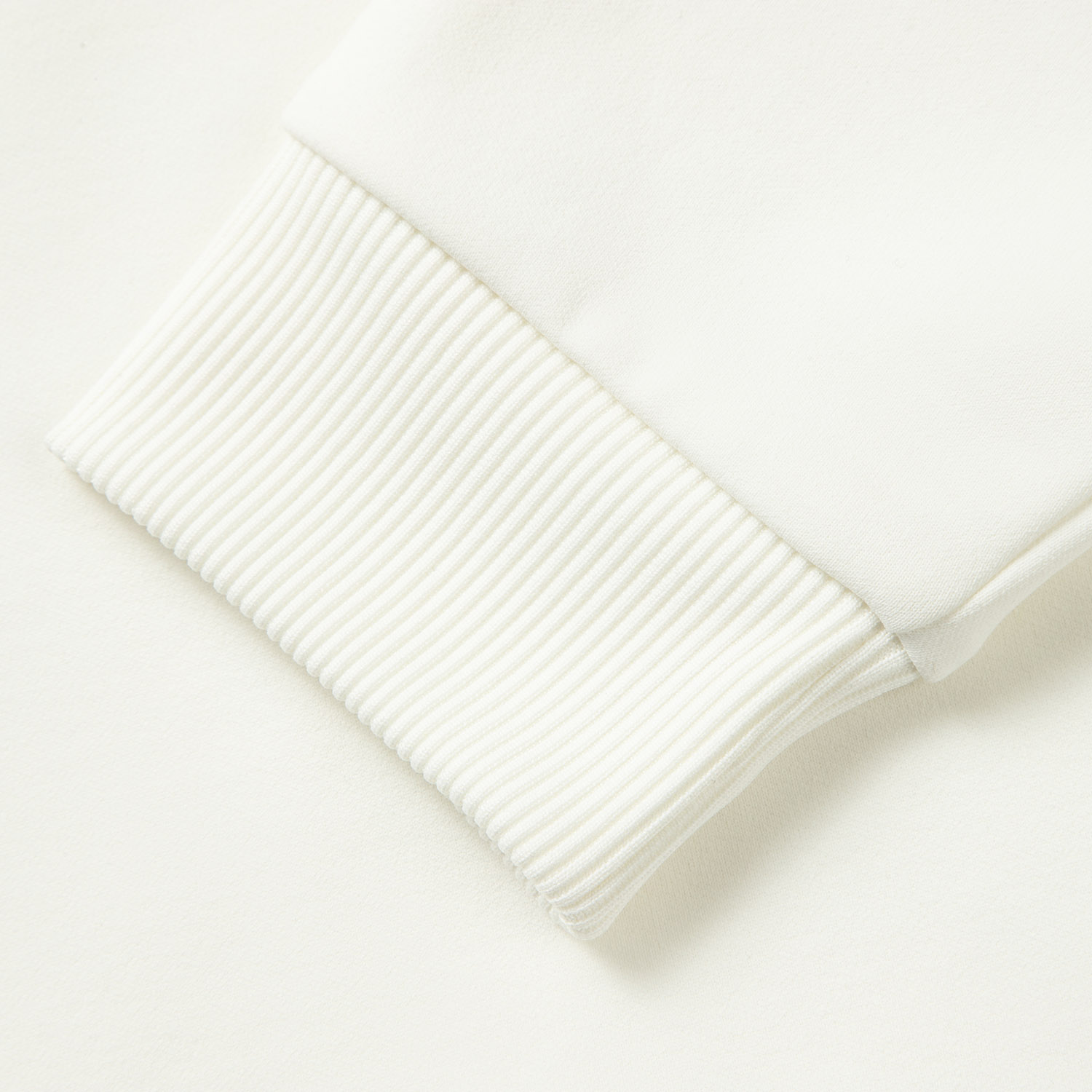 AWDV964-2 Футболка Essentials белый