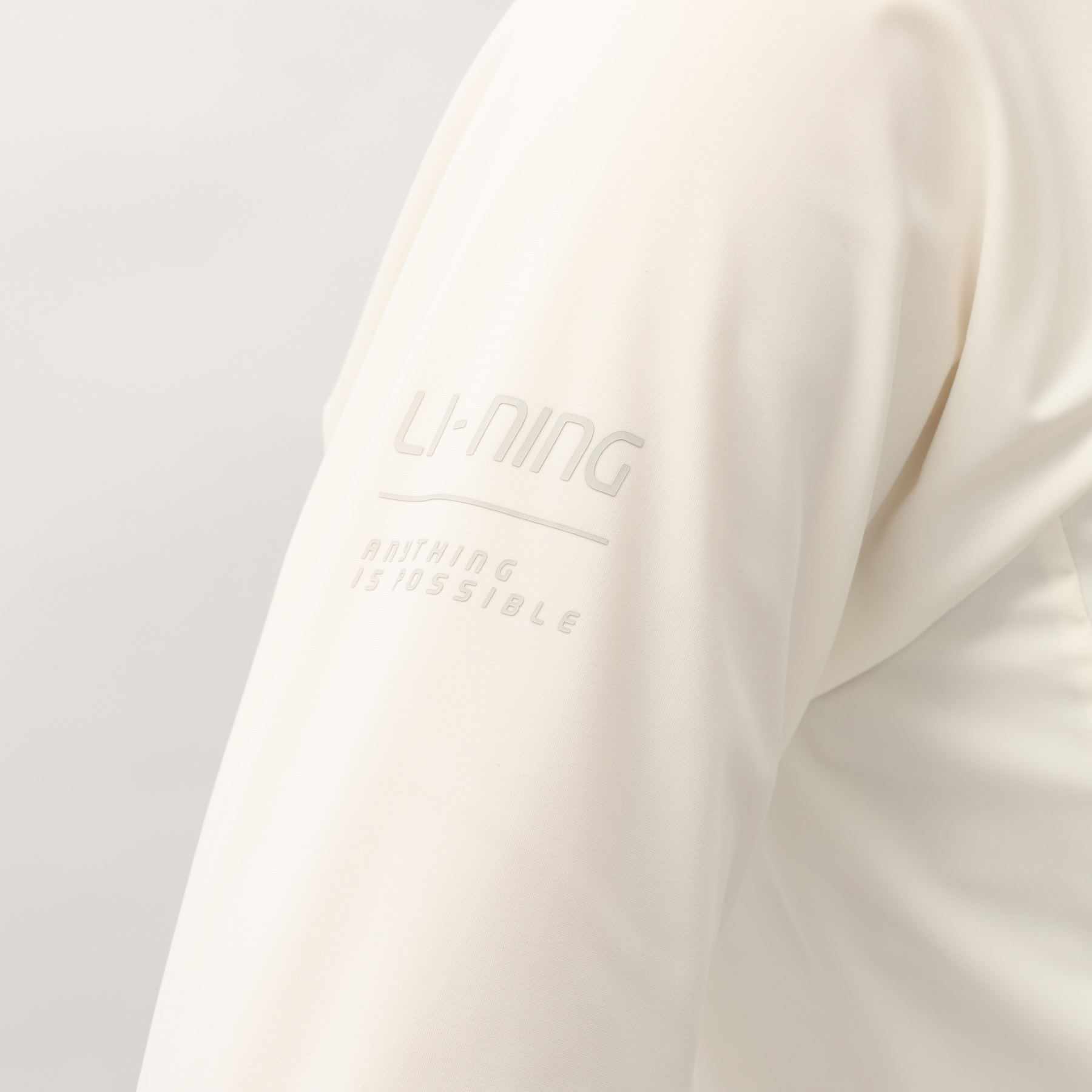 AFDV978-1 Ветровка Essentials белый