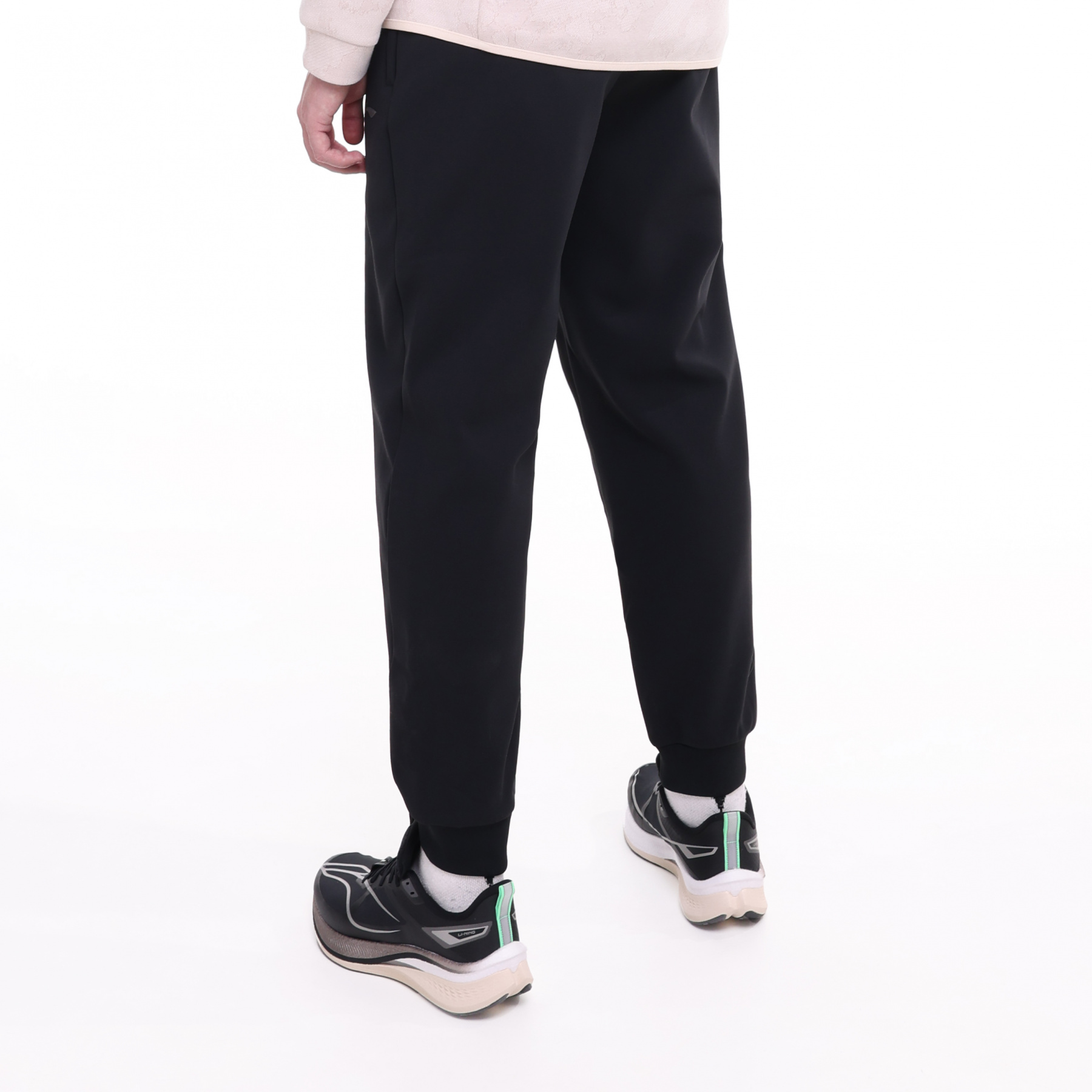 AKLU557-1 Брюки спортивные Essentials черный