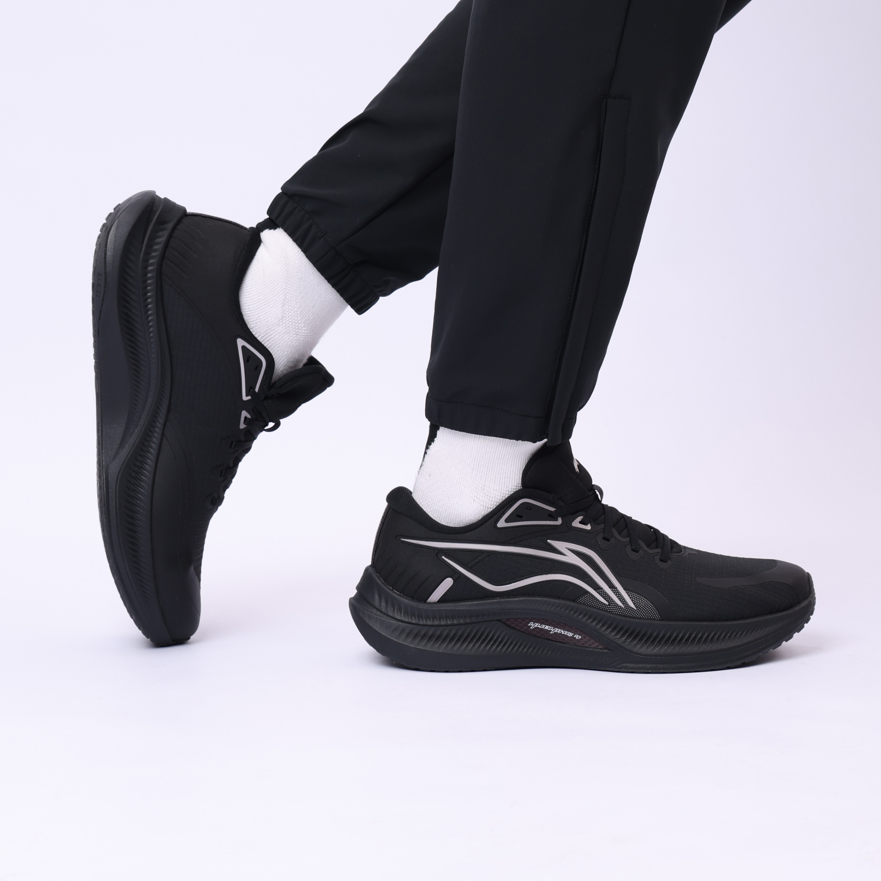 ARHU021-13 Беговые кроссовки Yueying 4 черные