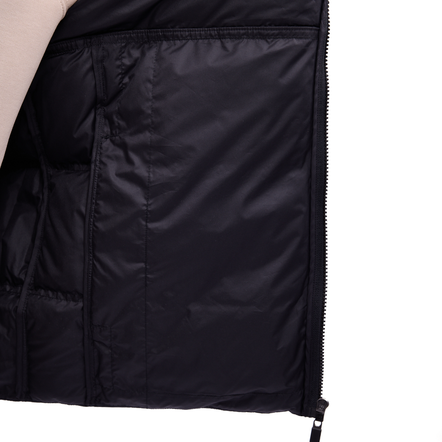 AMRV107-3 Жилет пуховый Sports Style черный