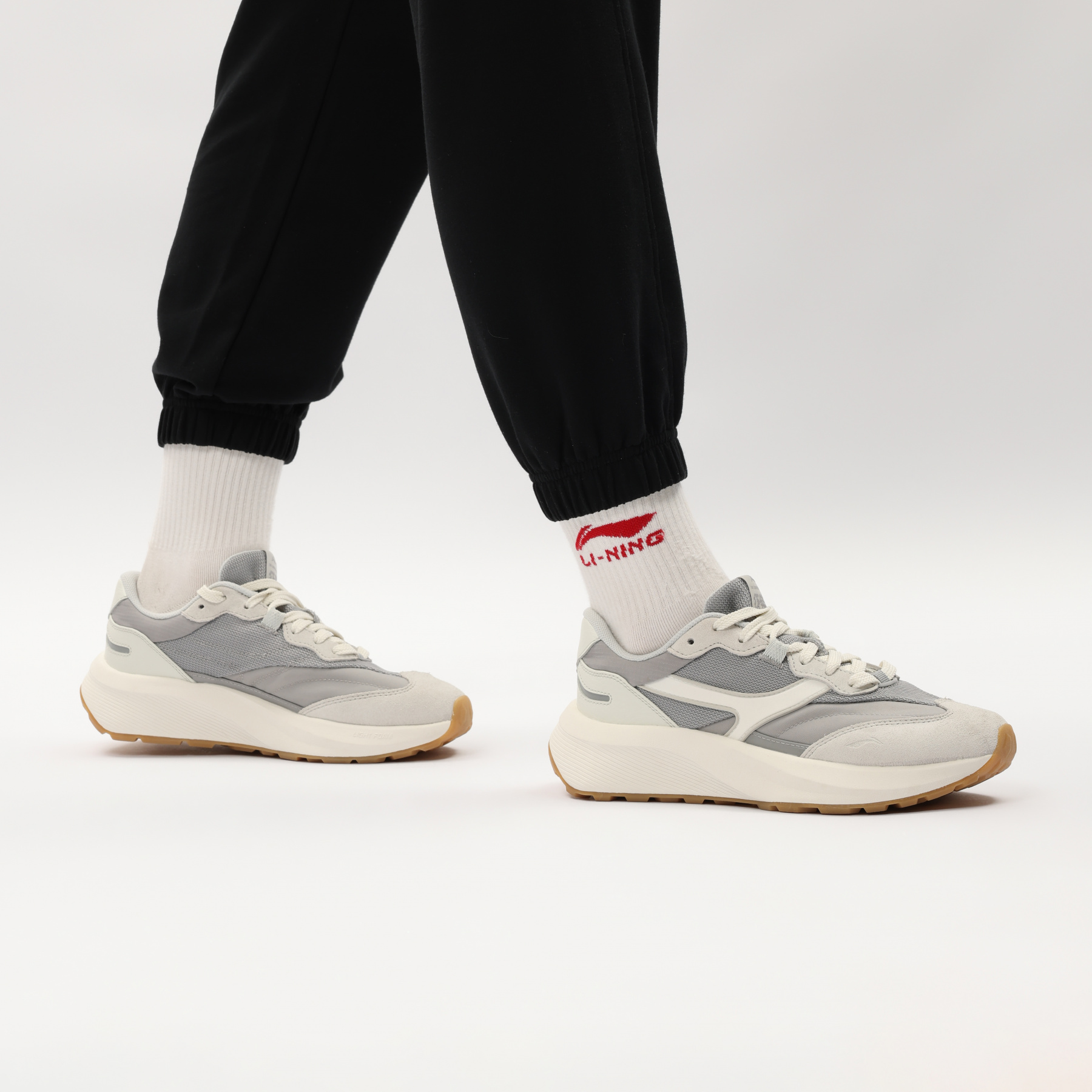 AGCV056-2 Кроссовки M500 серый