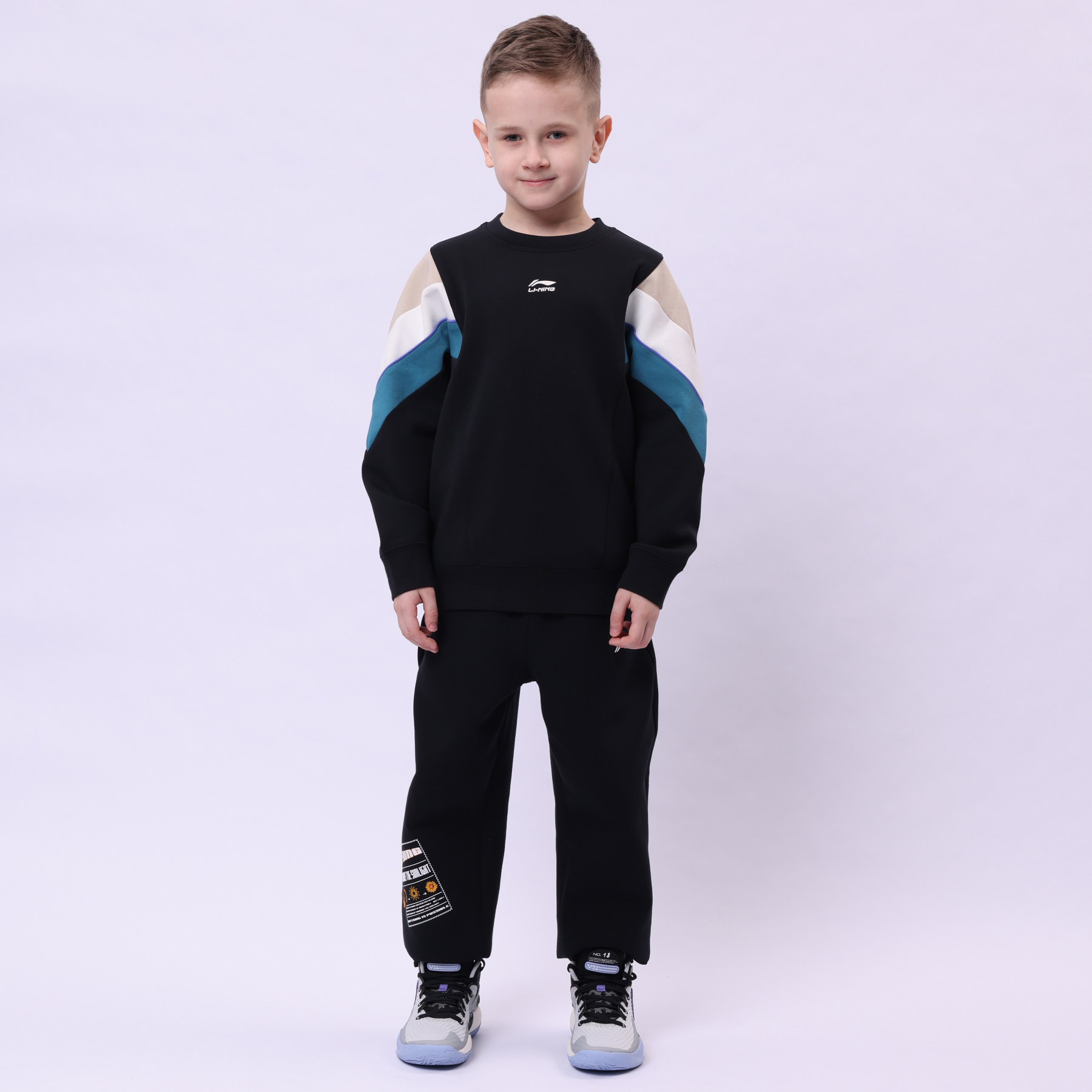 YWDU135-1 Свитшот Lifestyle черный