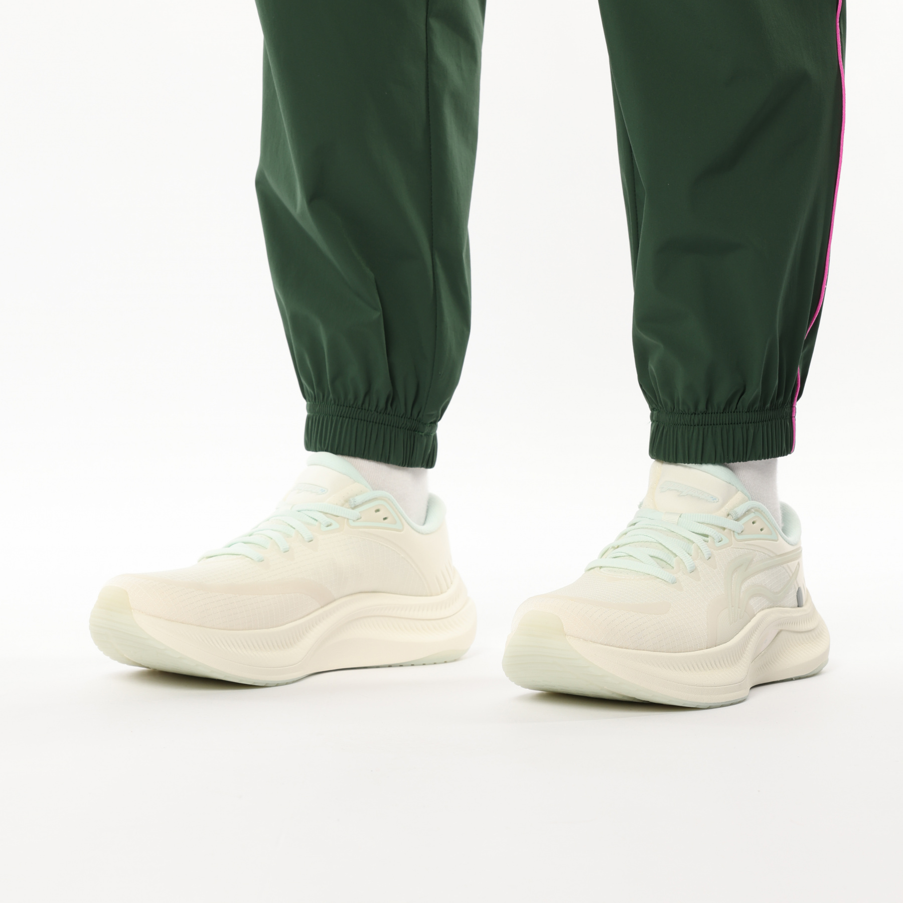 ARHU022-9 Беговые кроссовки Yueying 4 белые