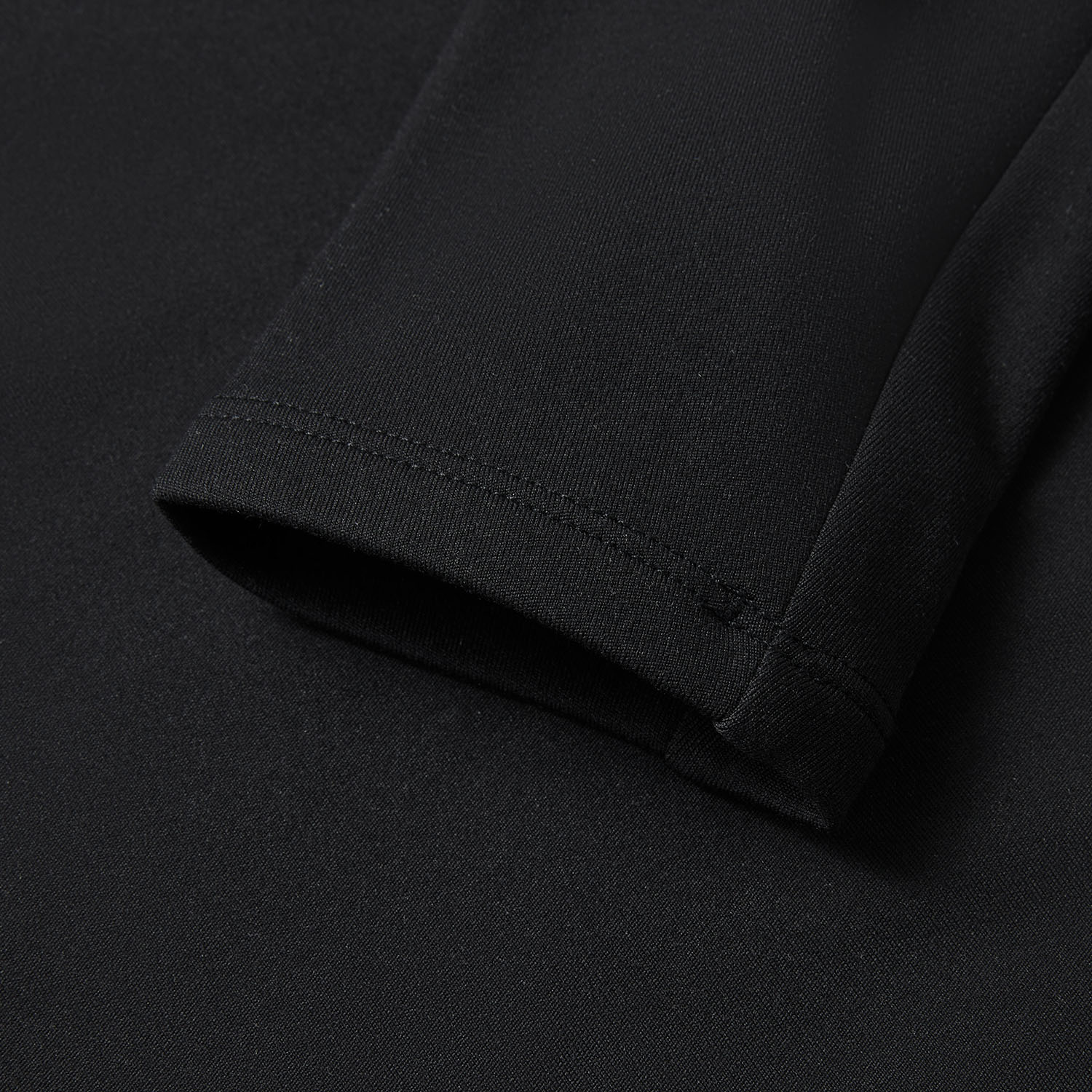 ATLV300-1 Лонгслив Essentials черный