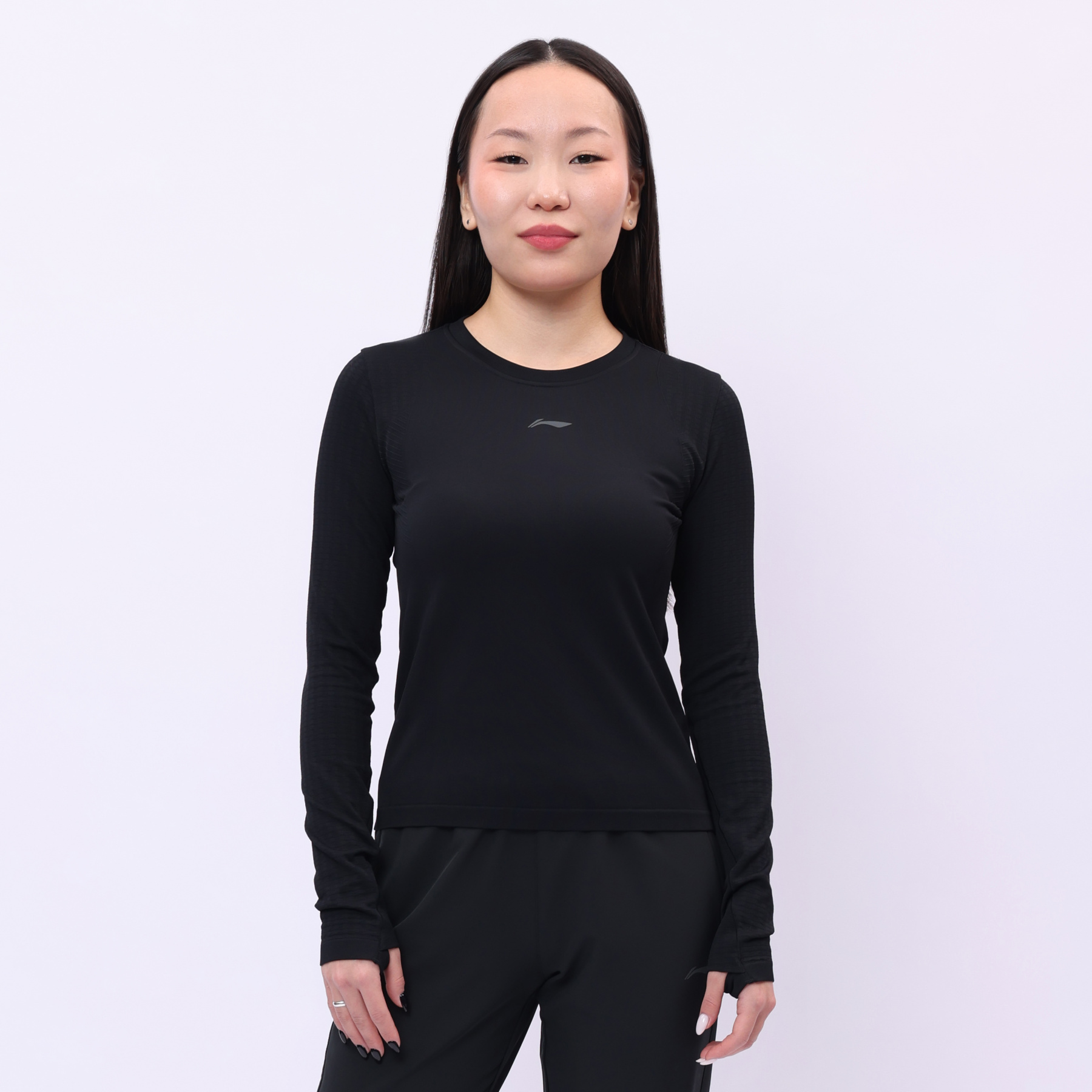 ATLU048-1 Лонгслив Jogging черный