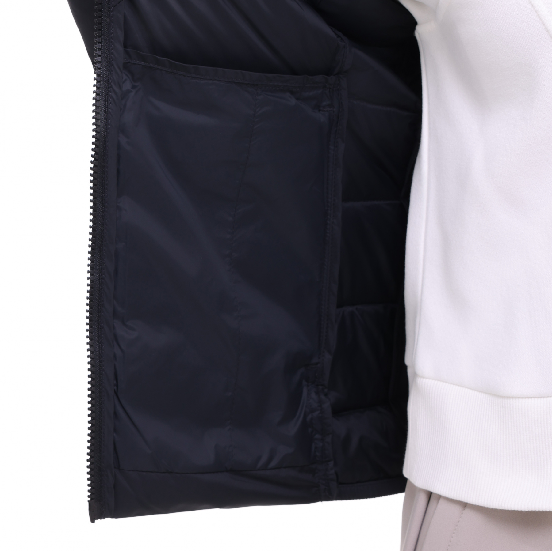 AYMU112-2 Пуховик Essentials черный