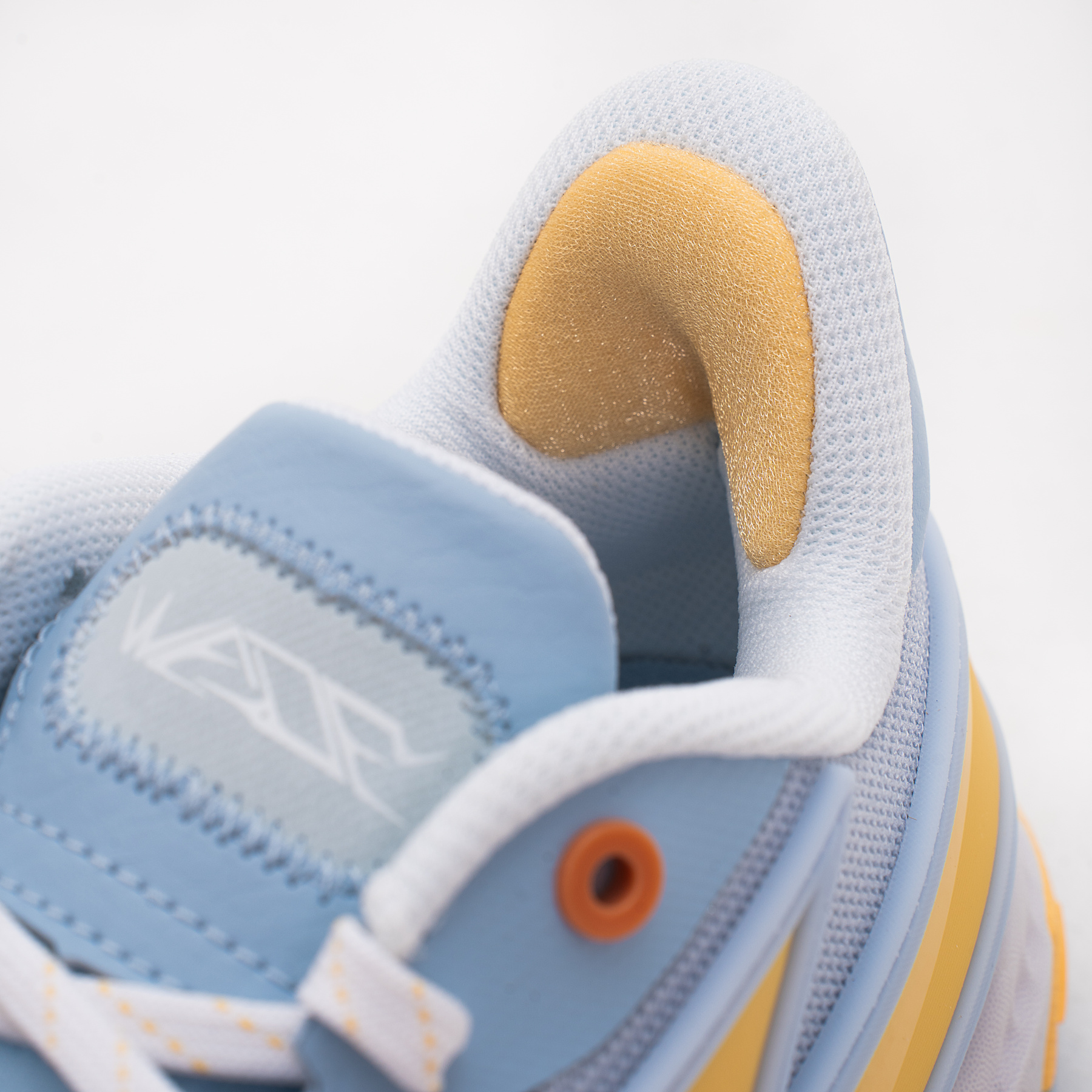 ABPU027-3 Баскетбольные кроссовки Wade Flash голубые