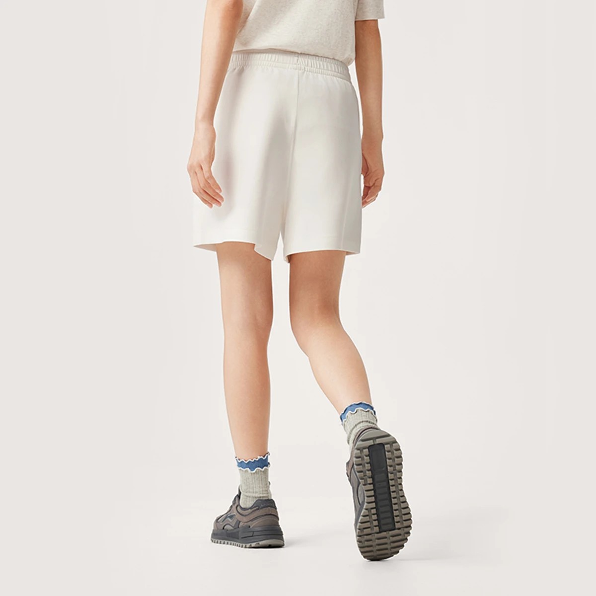 AKSV178-5 Шорты Lifestyle белый