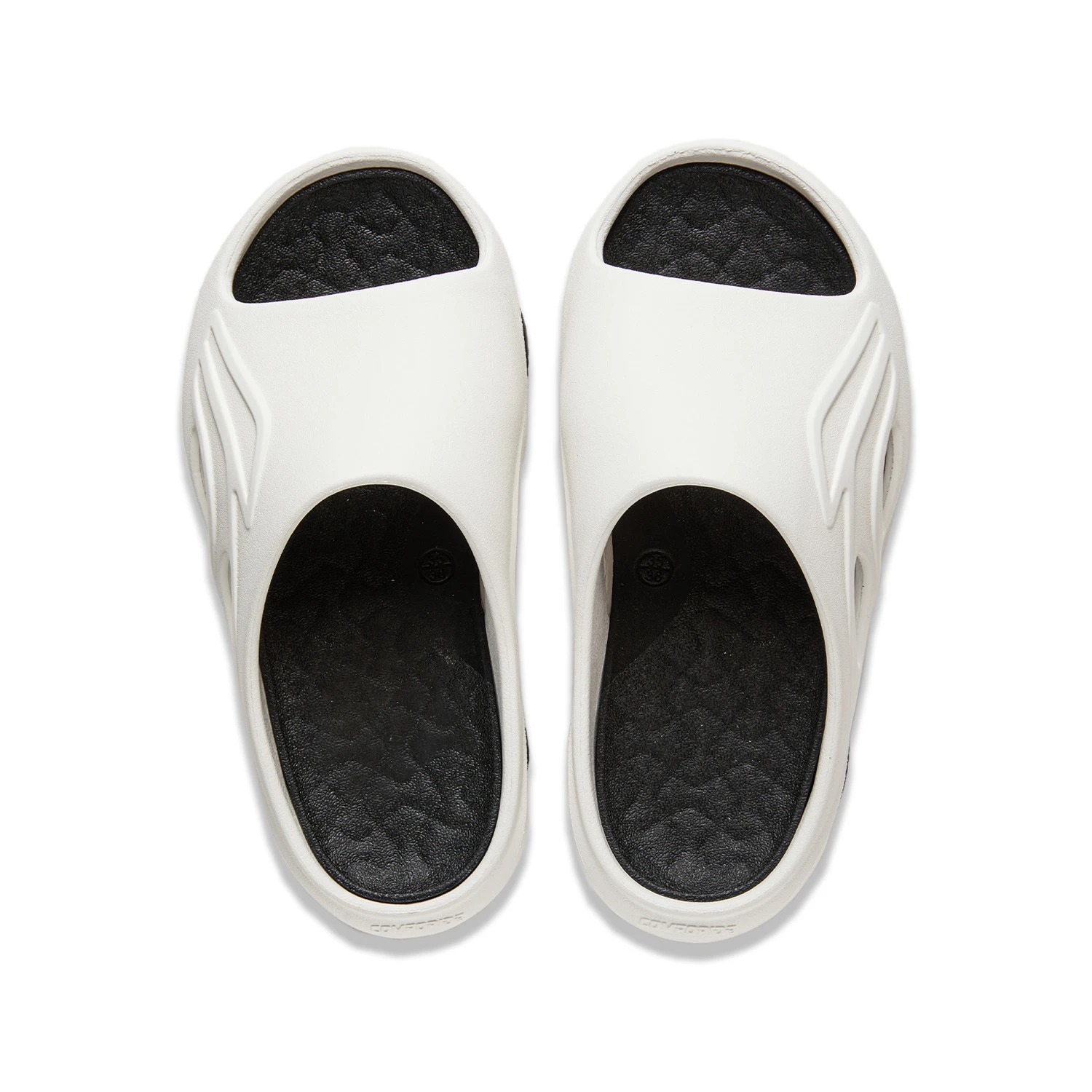 YKOU002-1 LIFESTYLE YOUTH SLIPPERS Milk White