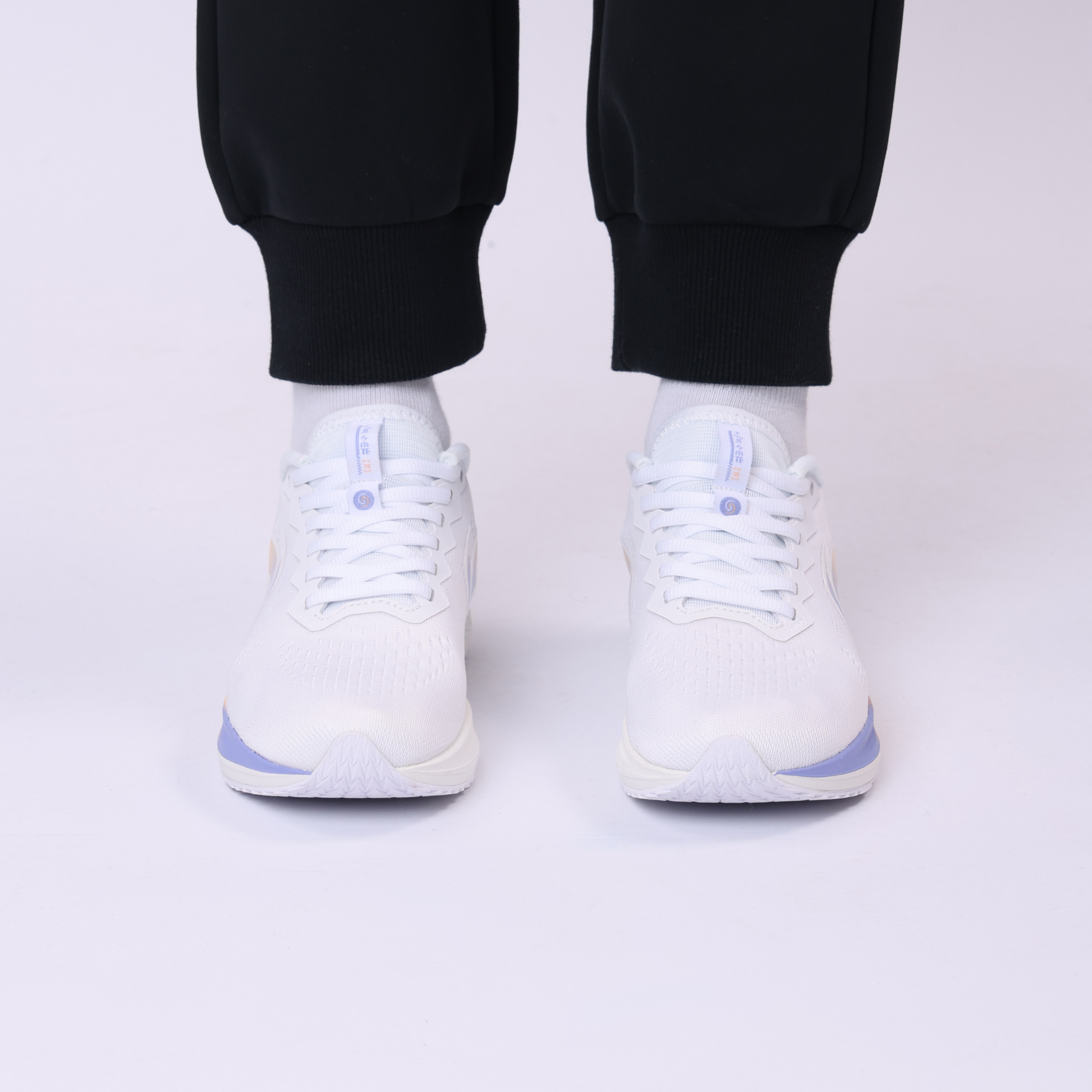 ARMT016-17 Беговые кроссовки Red Hare 6 мульти