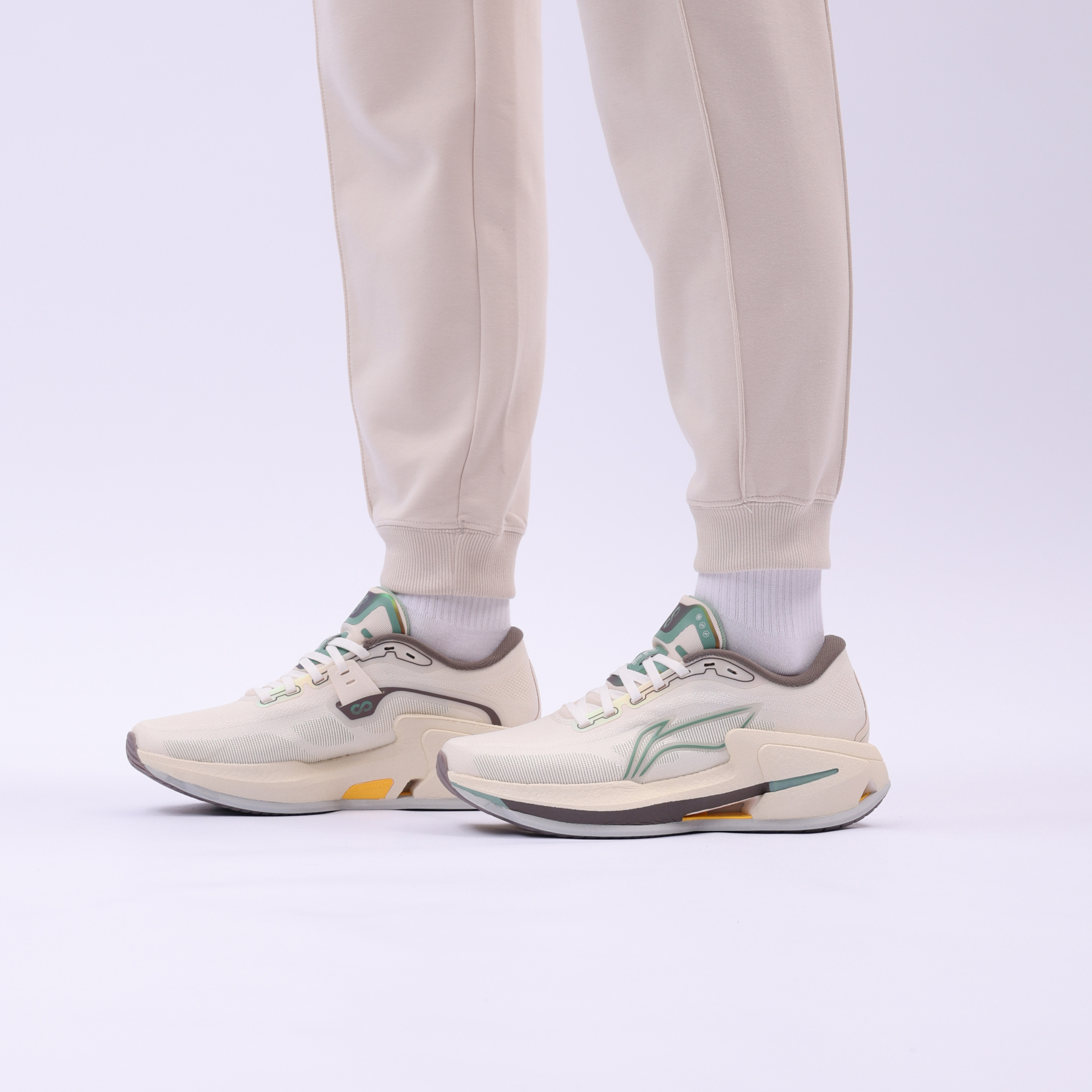 AKLU106-2 Спортивные брюки Essentials бежевые