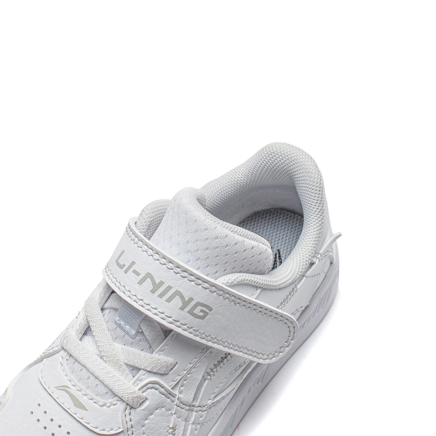 YKNU030-1 Кроссовки