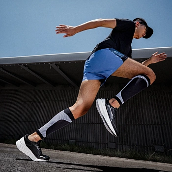 ARHT001-8 Беговые кроссовки Yueying 2 черные