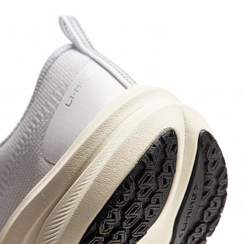 ARPV004-17 Кроссовки беговые Red Hare 8 белый