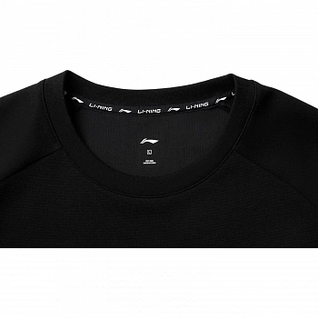 AWDV497-5 Лонгслив Essentials черный